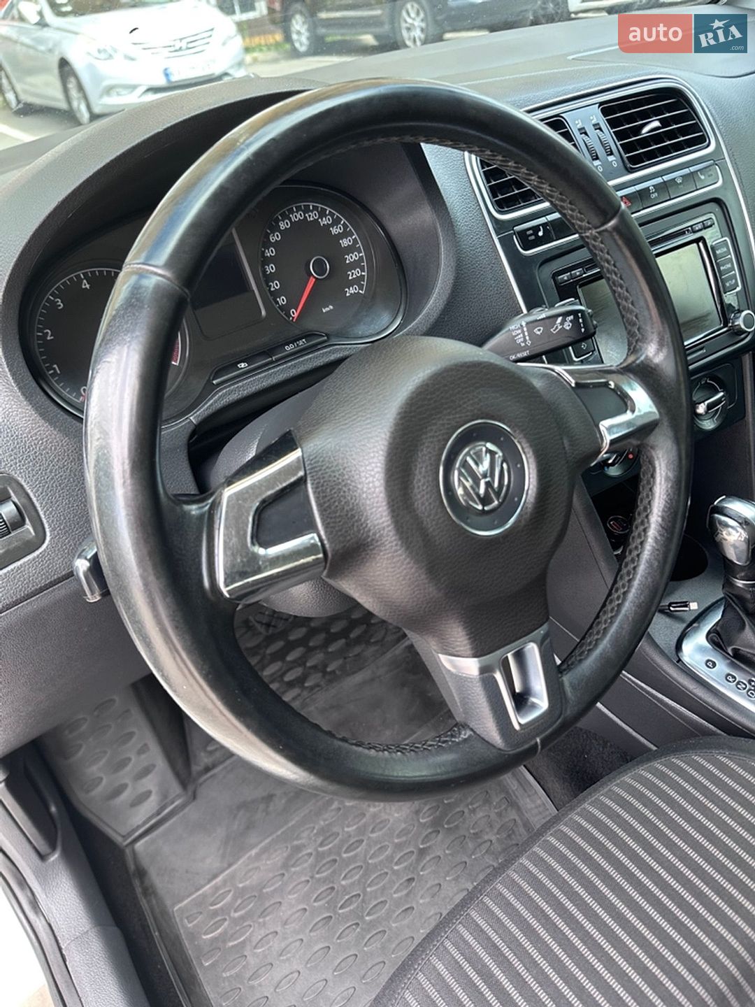 Volkswagen Polo 2017 VIN XW8ZZZ61ZHG051143 фото оголошення 30 з 35