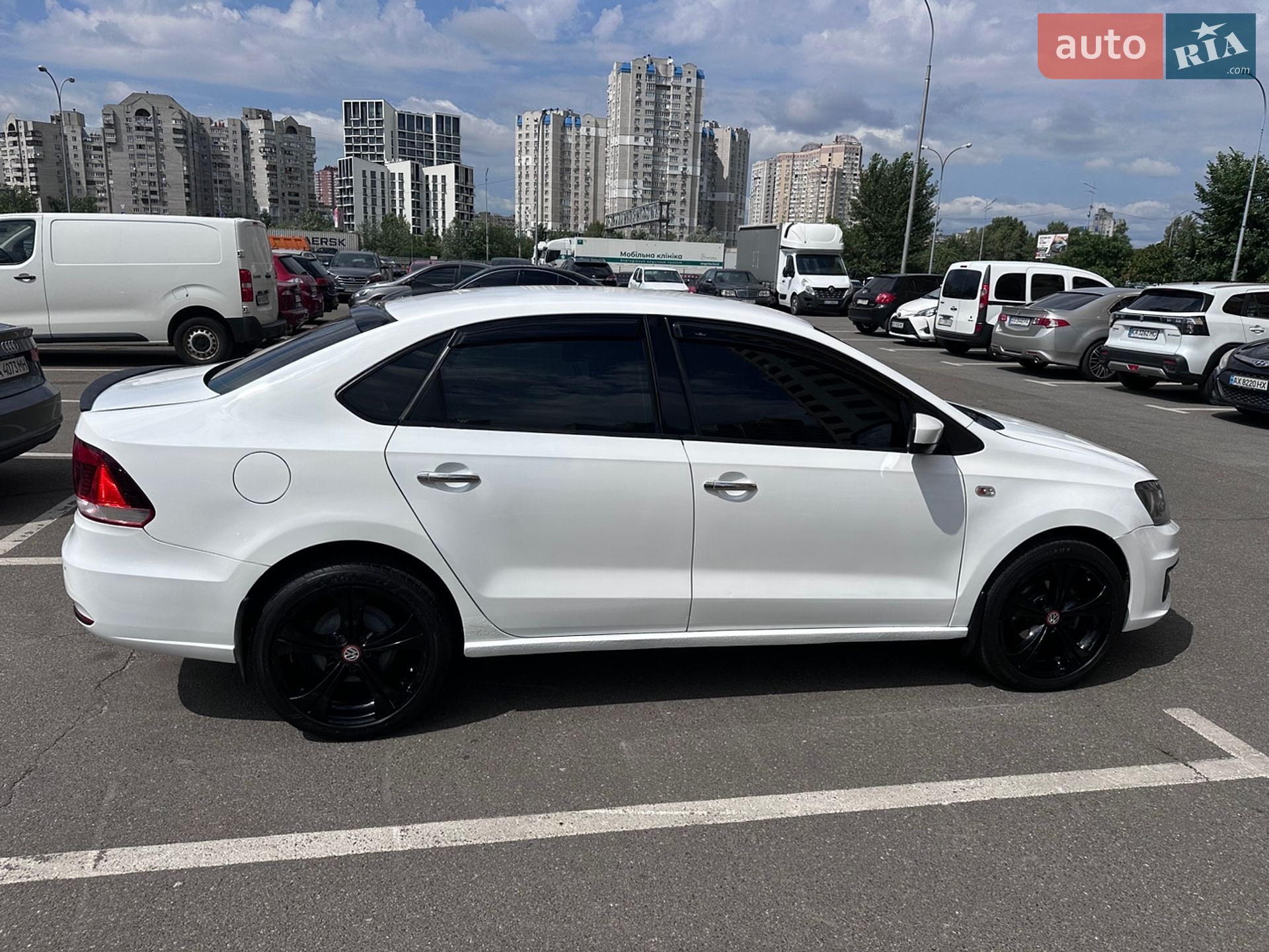 Volkswagen Polo 2017 VIN XW8ZZZ61ZHG051143 фото оголошення 3 з 35