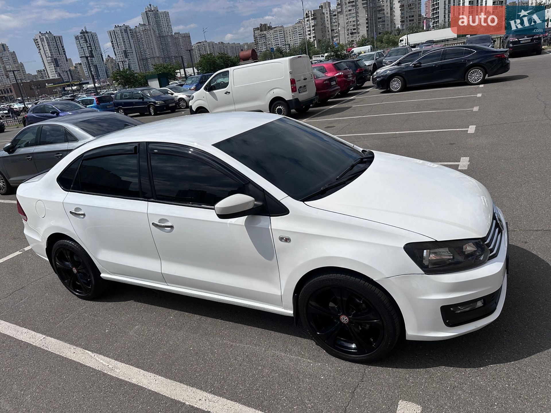 Volkswagen Polo 2017 VIN XW8ZZZ61ZHG051143 фото оголошення 4 з 35