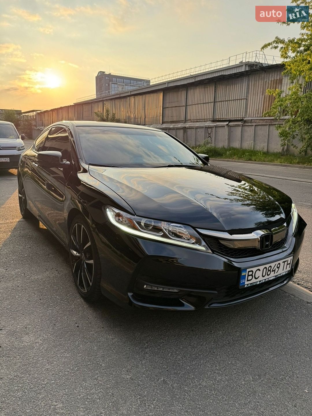 Honda Accord 2017 VIN 1HGCT1B88HA008786 фото оголошення 4 з 22