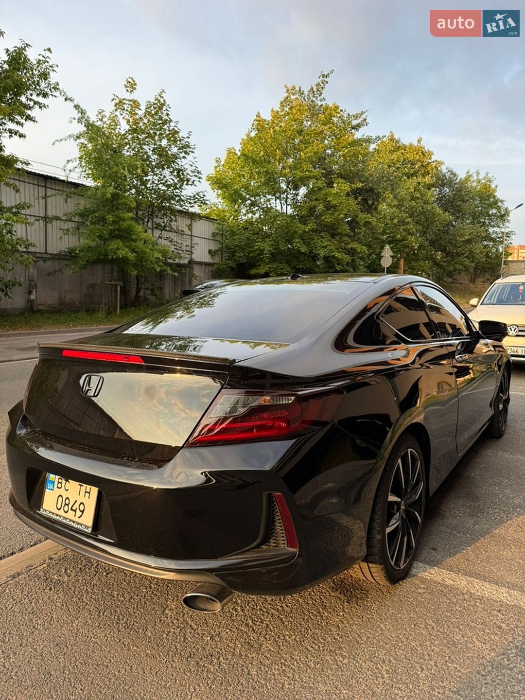 Honda Accord 2017 VIN 1HGCT1B88HA008786 фото оголошення 10 з 22