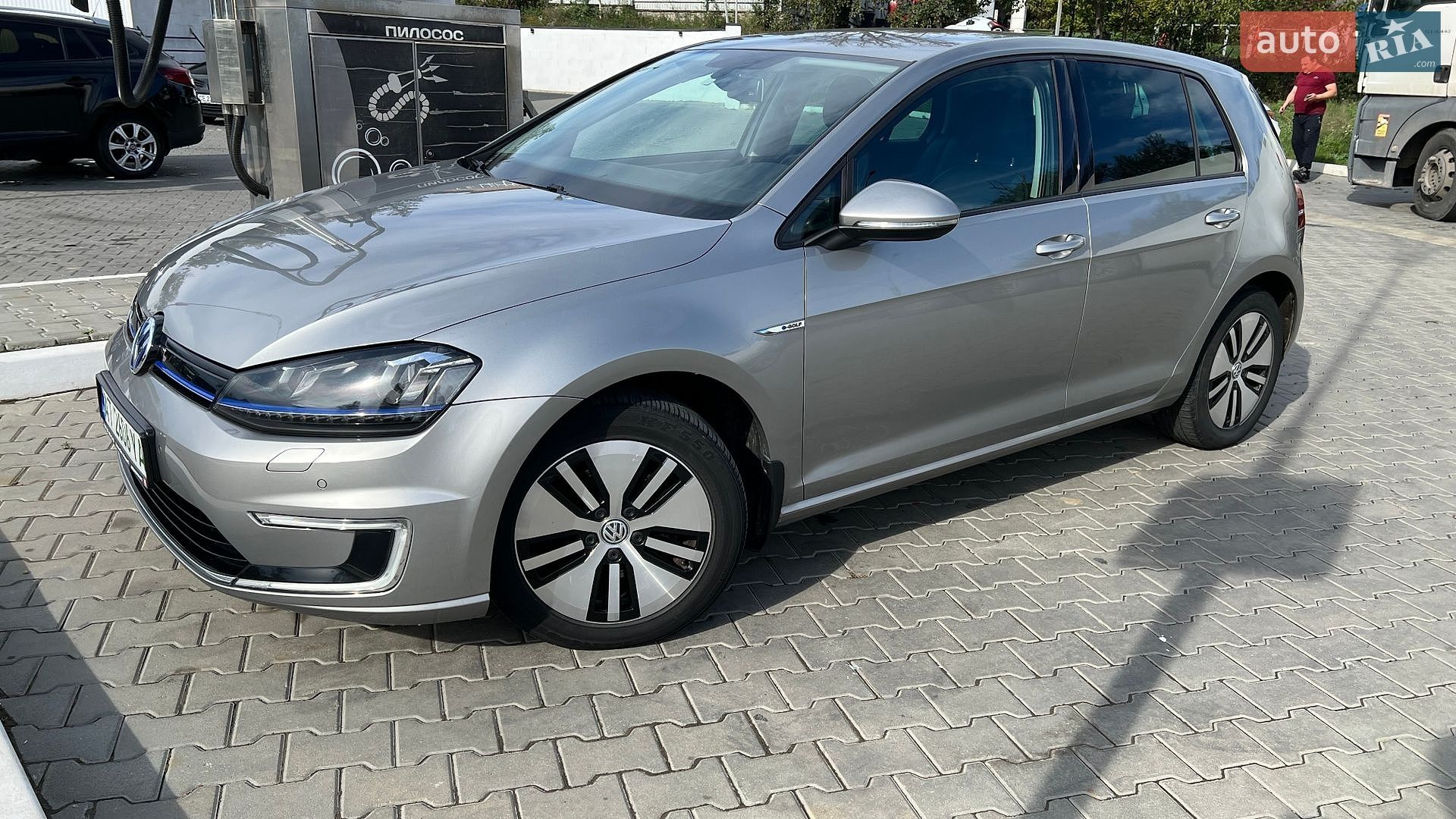 Volkswagen e-Golf 2015 VIN WVWZZZAUZGW907631 фото оголошення 2 з 9