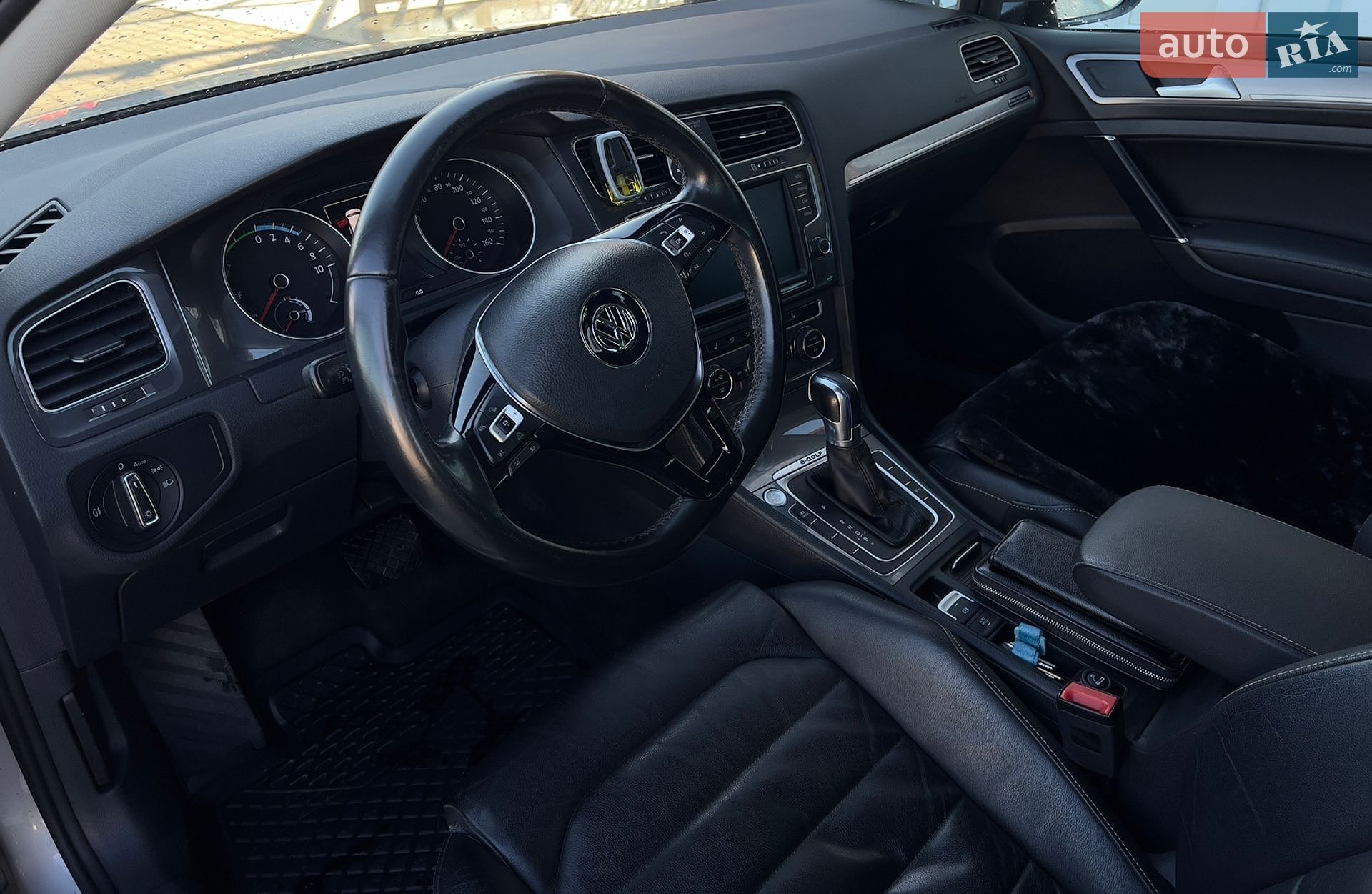 Volkswagen e-Golf 2015 VIN WVWZZZAUZGW907631 фото оголошення 8 з 9