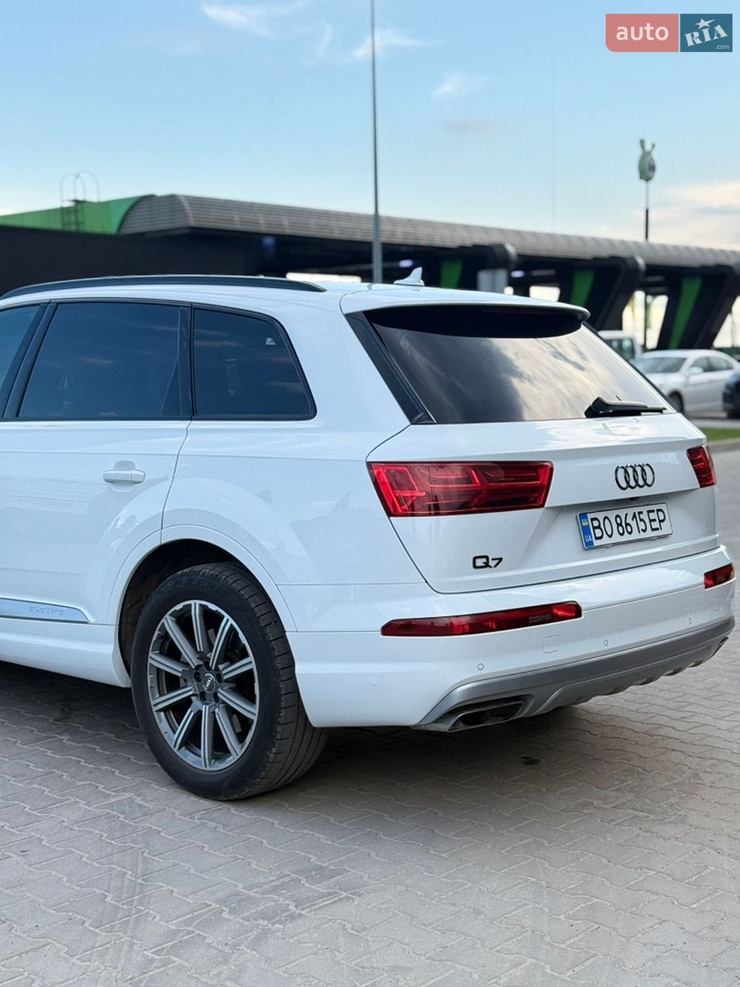 Audi Q7 2018 VIN WA1LHAF75KD024641 фото оголошення 2 з 46