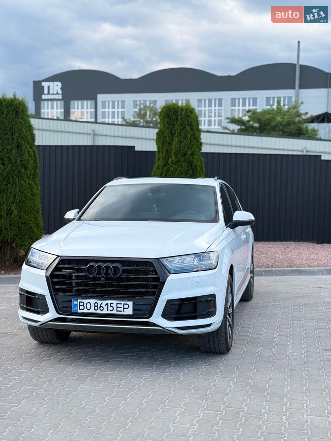 Audi Q7 2018 VIN WA1LHAF75KD024641 фото оголошення 4 з 46