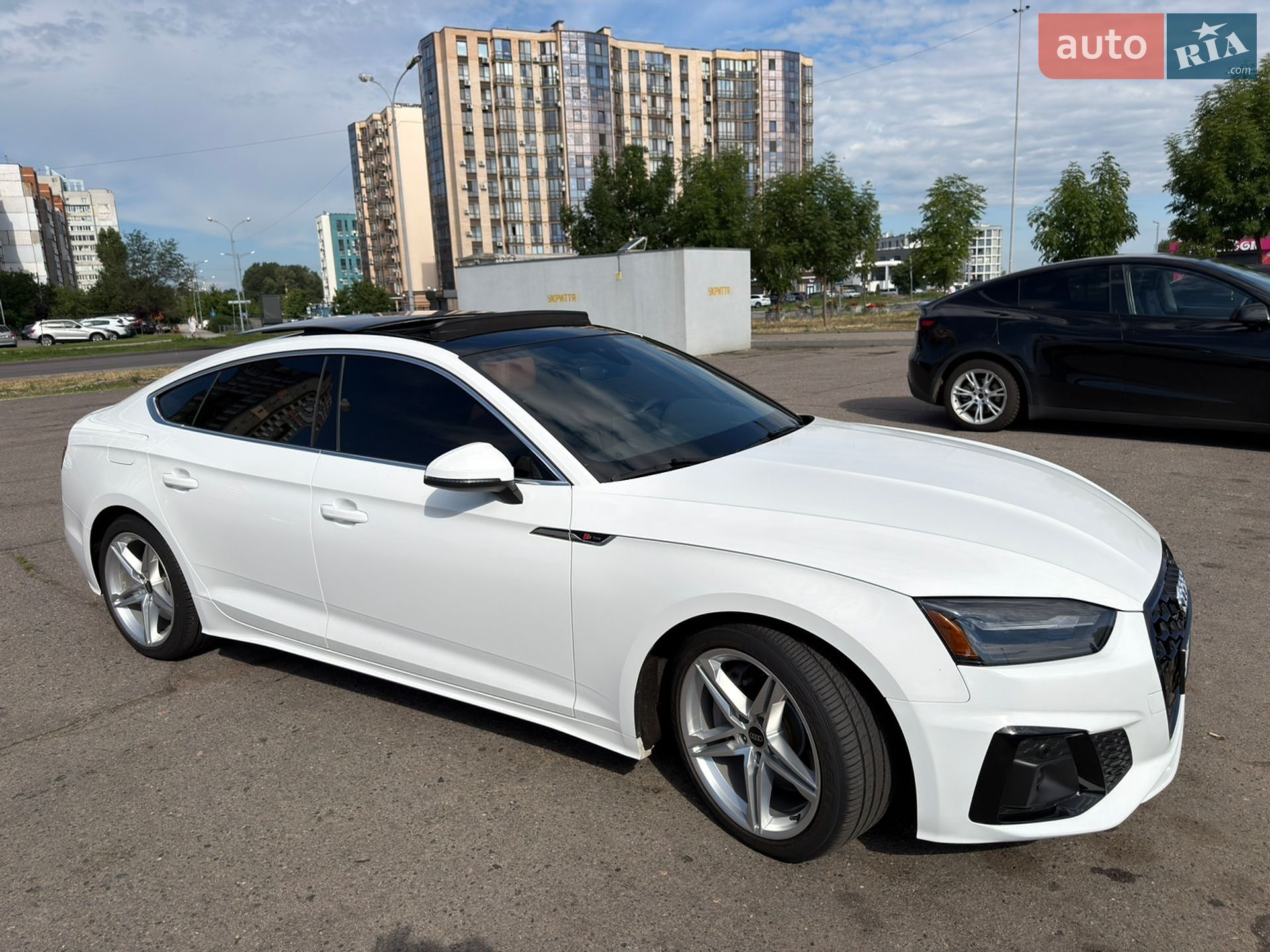 Audi A5 2021 VIN WAUDACF5XNA014991 фото оголошення 12 з 14