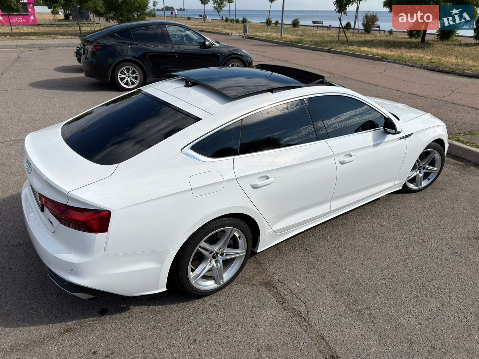 Audi A5 2021 VIN WAUDACF5XNA014991 фото оголошення 13 з 14