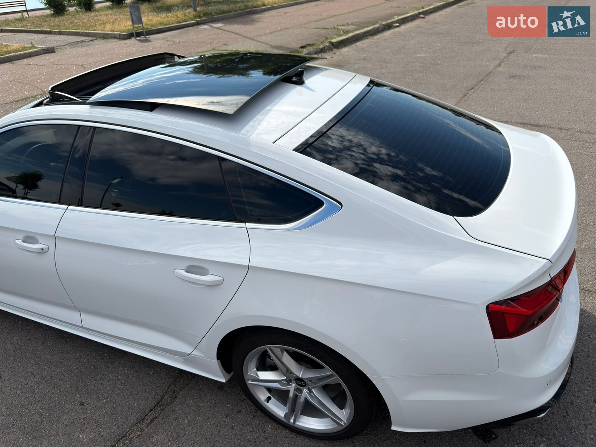 Audi A5 2021 VIN WAUDACF5XNA014991 фото оголошення 14 з 14