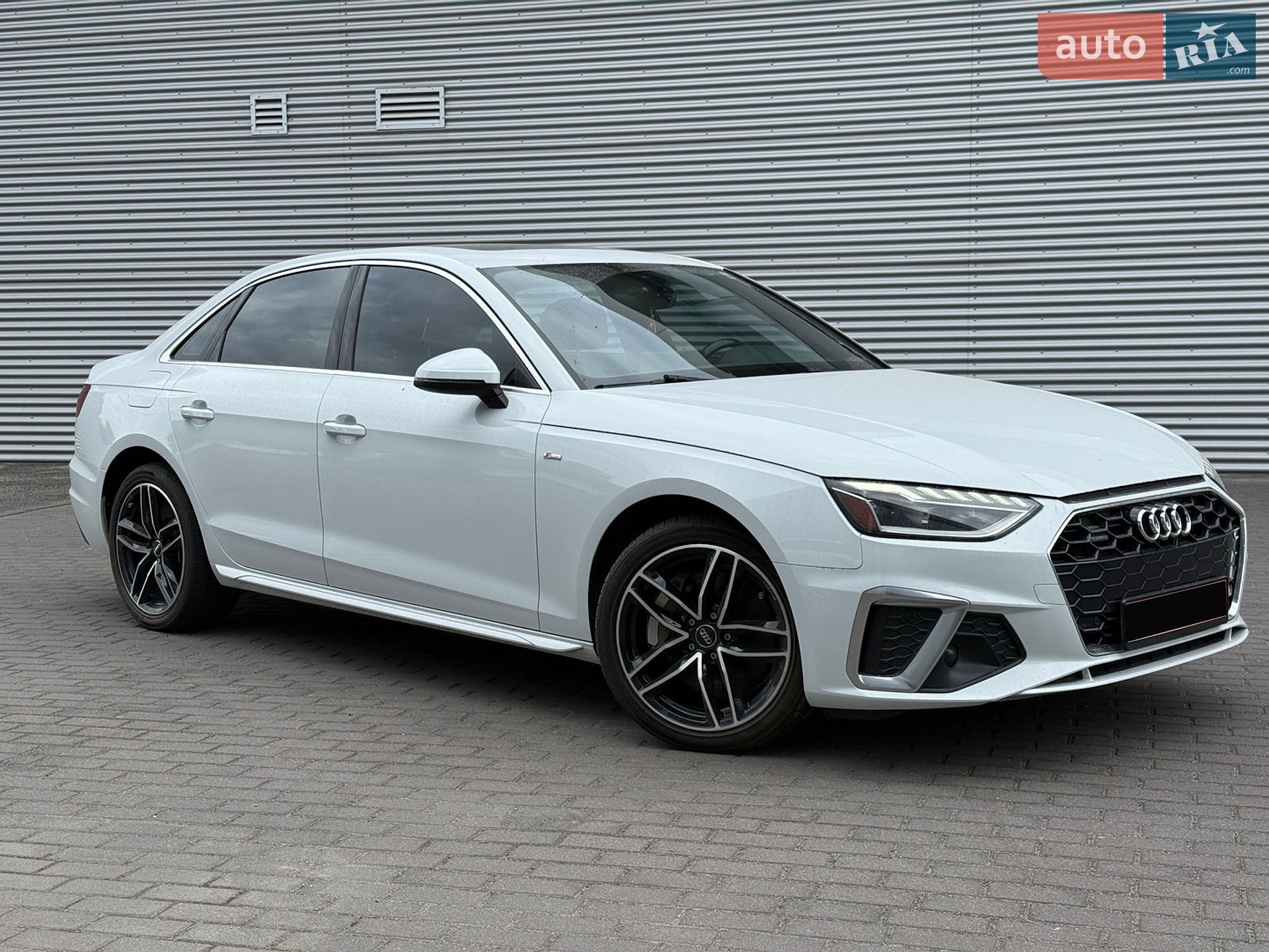 Audi A4 2020 VIN WAUENAF46LN011628 фото оголошення 2 з 44