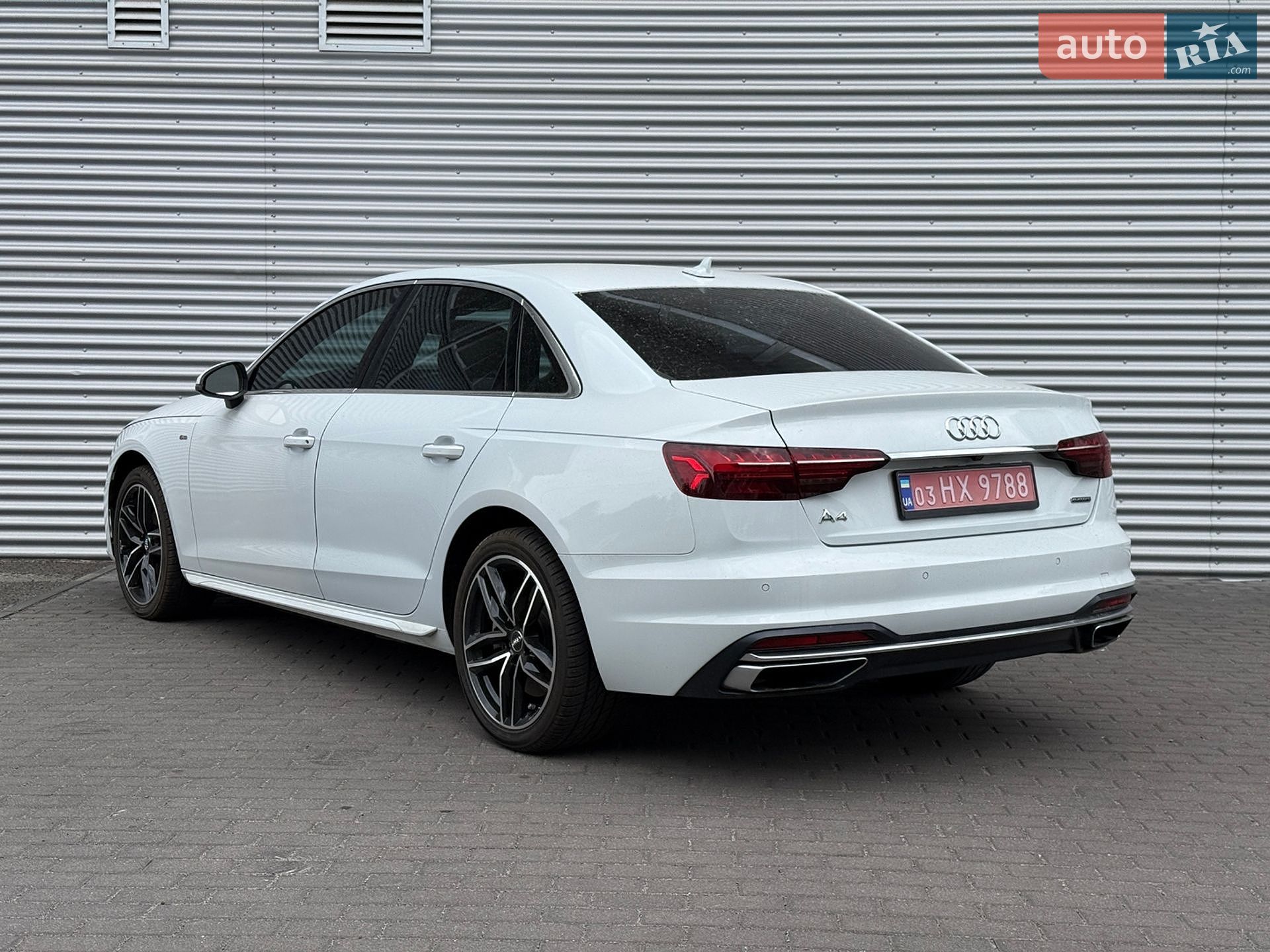Audi A4 2020 VIN WAUENAF46LN011628 фото оголошення 13 з 44