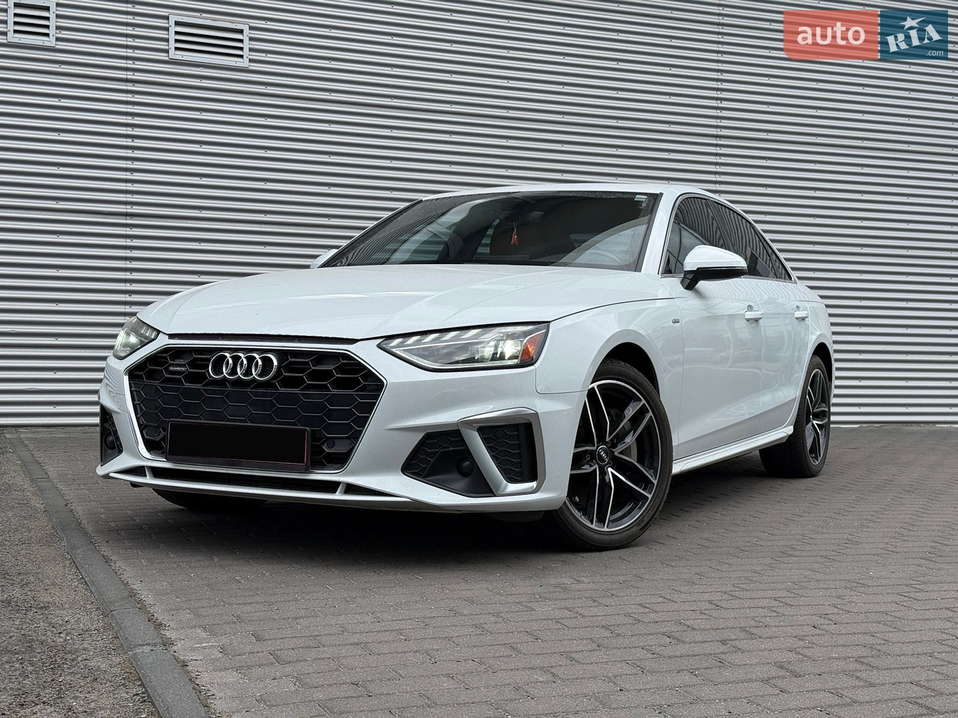 Audi A4 2020 VIN WAUENAF46LN011628 фото оголошення 4 з 44