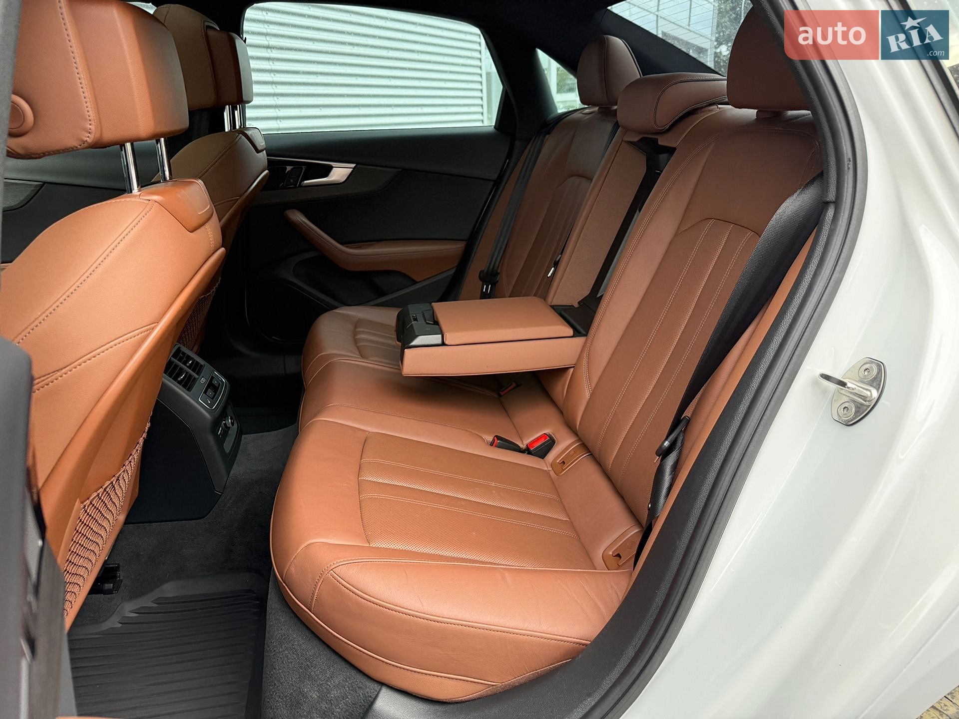 Audi A4 2020 VIN WAUENAF46LN011628 фото оголошення 22 з 44
