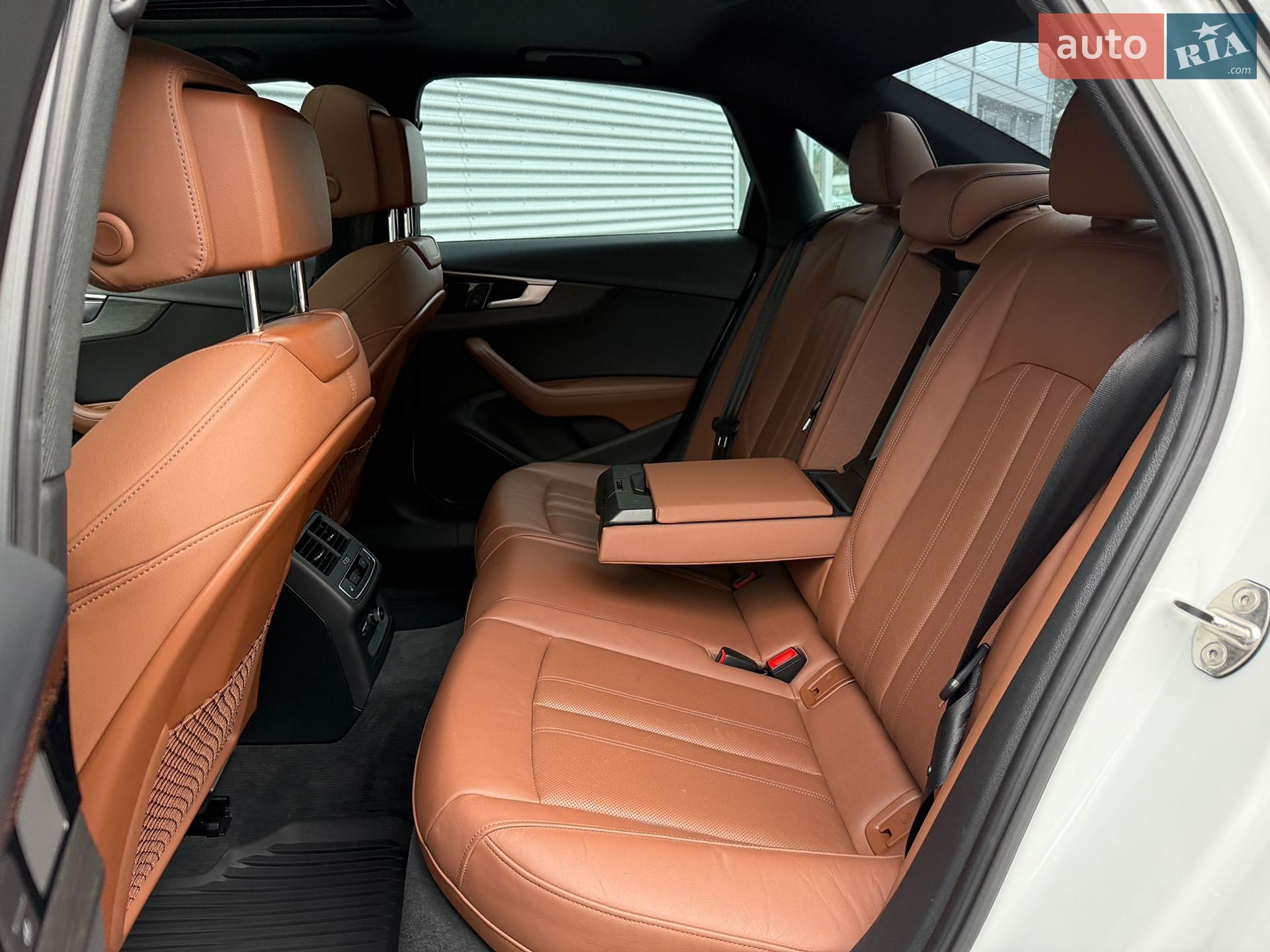 Audi A4 2020 VIN WAUENAF46LN011628 фото оголошення 23 з 44