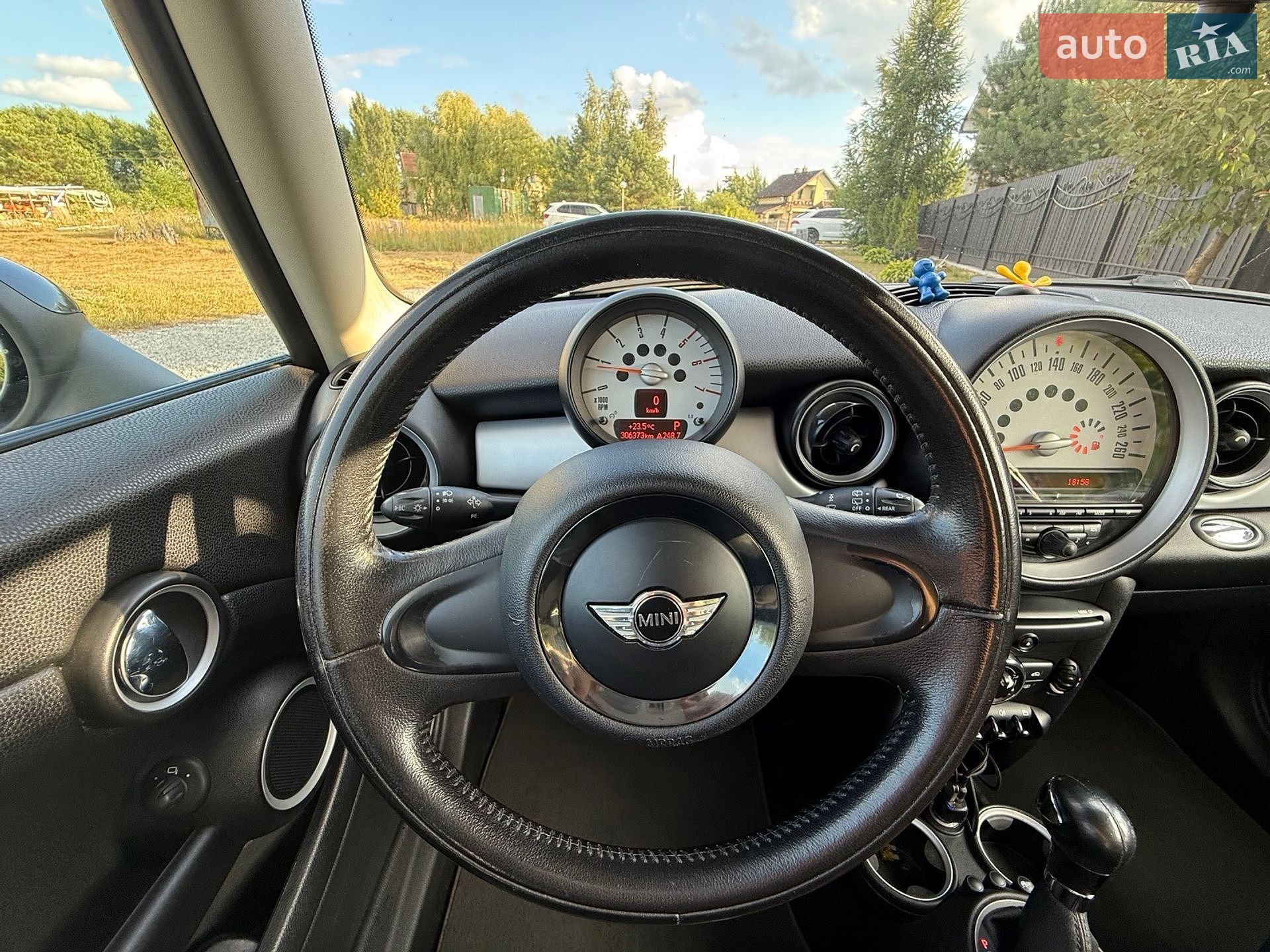 Mini Cooper 2011 VIN WMWXE51000T145613 фото оголошення 6 з 18