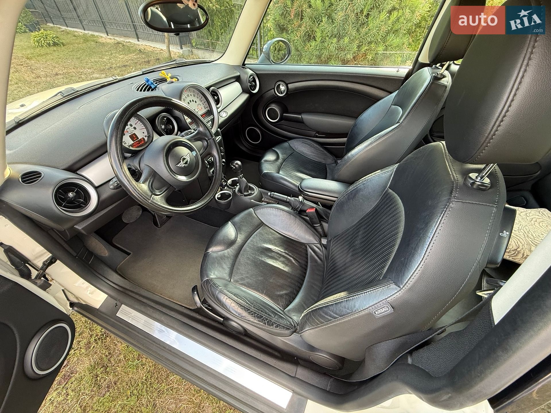 Mini Cooper 2011 VIN WMWXE51000T145613 фото оголошення 7 з 18