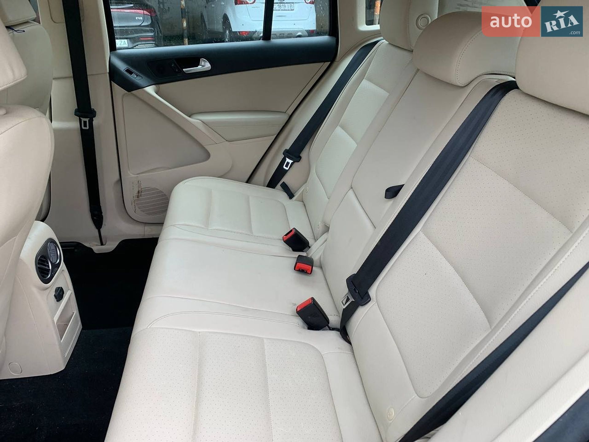 Volkswagen Tiguan 2016 VIN WVGBV7AX0GW606996 фото оголошення 26 з 37