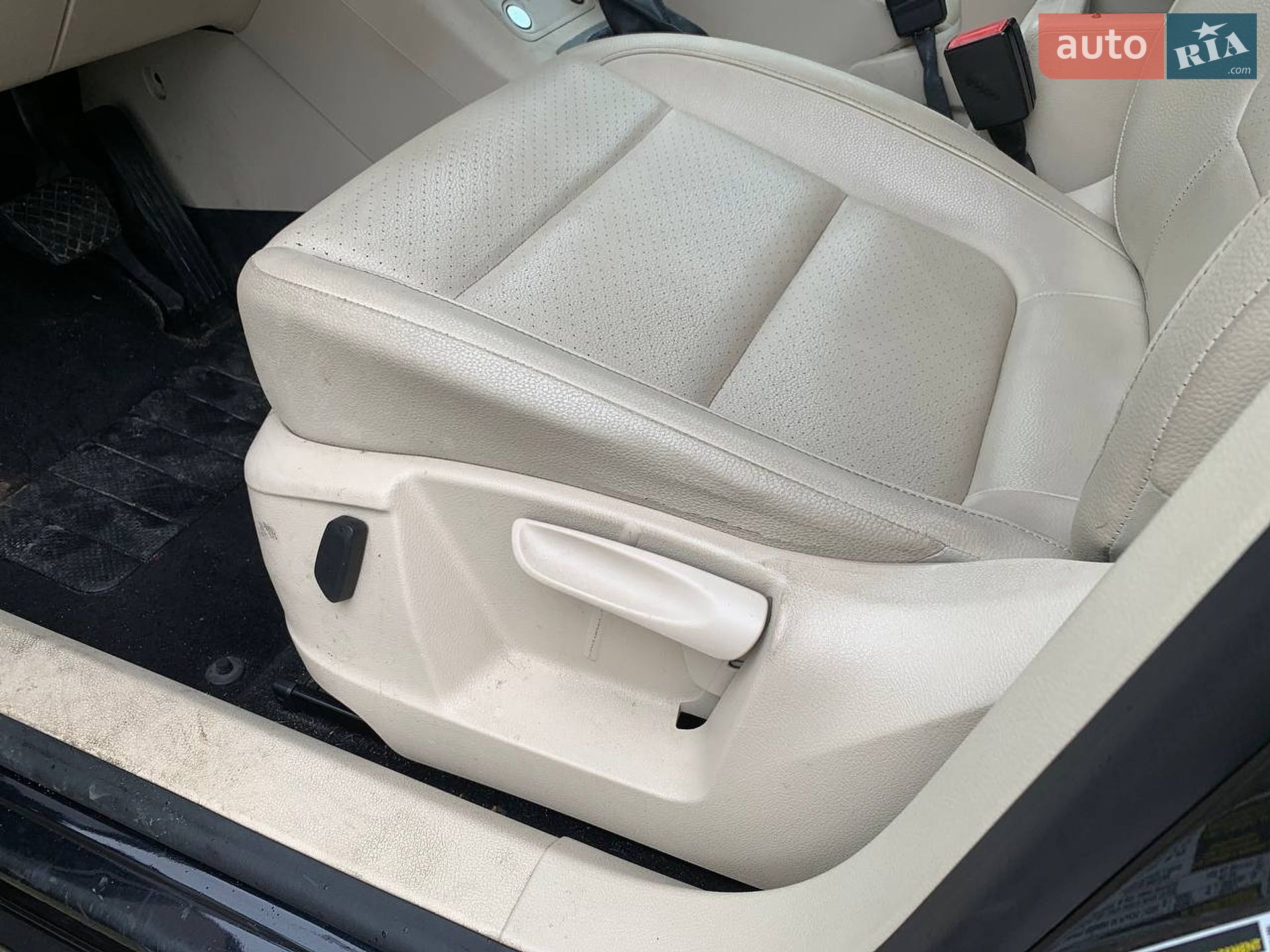 Volkswagen Tiguan 2016 VIN WVGBV7AX0GW606996 фото оголошення 33 з 37