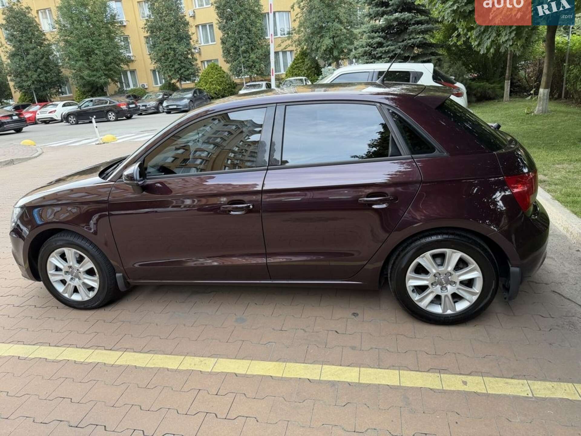 AUDI A1 2013 VIN WAUZZZ8X3DB098354 фото оголошення 4 з 8