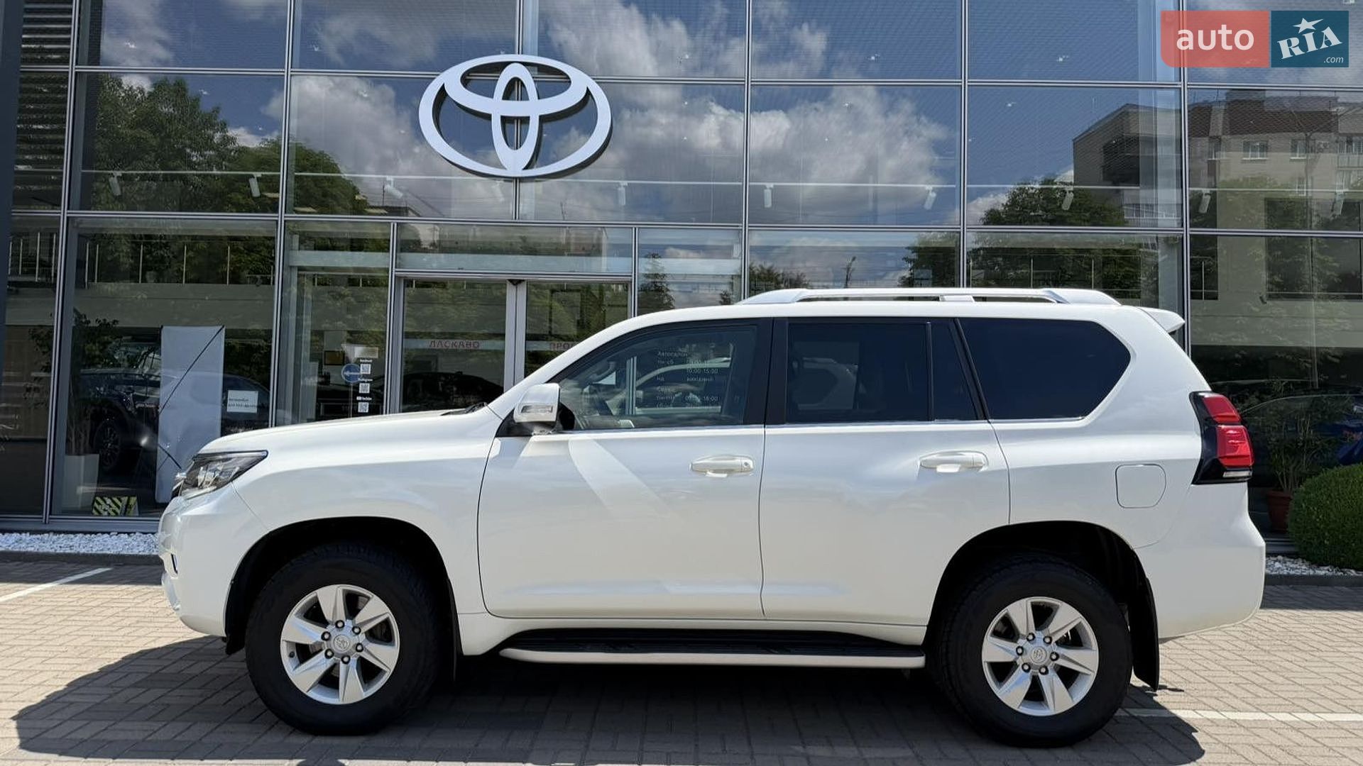 Toyota Land Cruiser Prado 2020 VIN JTEBU3FJ105089235 фото оголошення 3 з 19