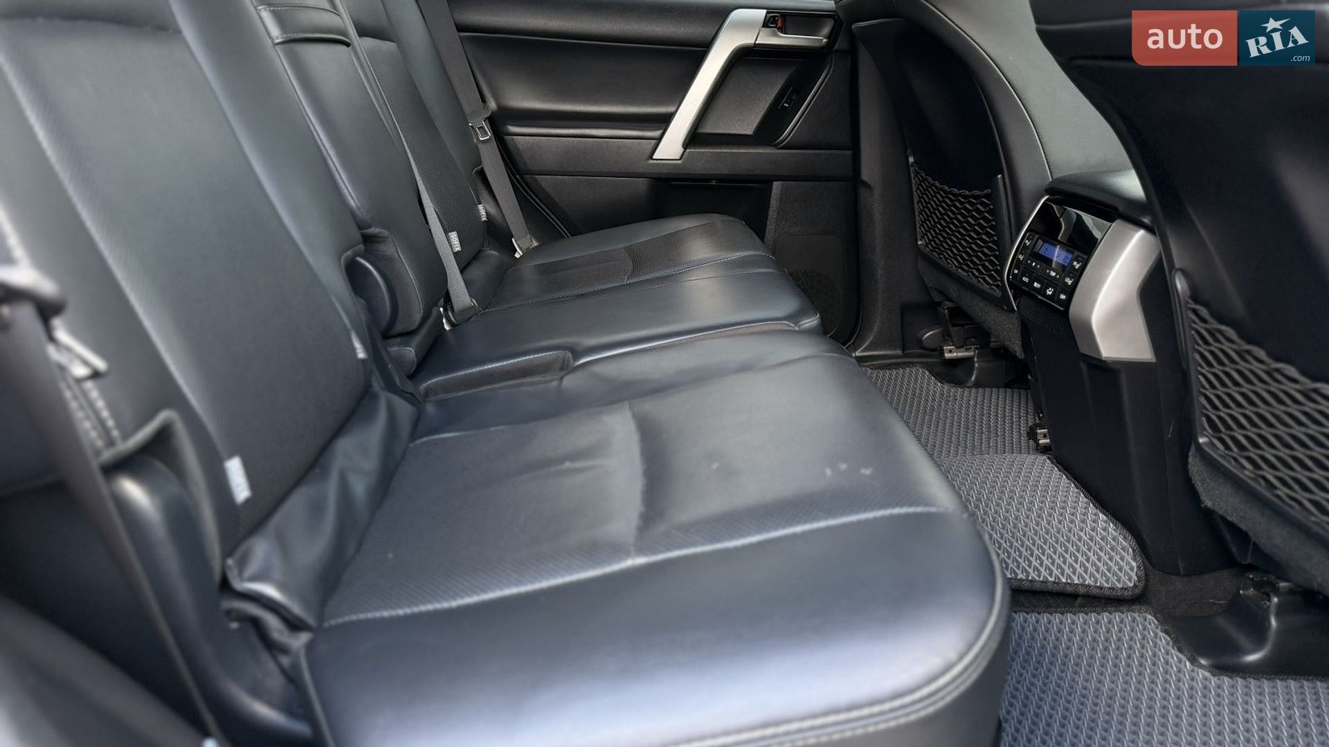 Toyota Land Cruiser Prado 2020 VIN JTEBU3FJ105089235 фото оголошення 7 з 19