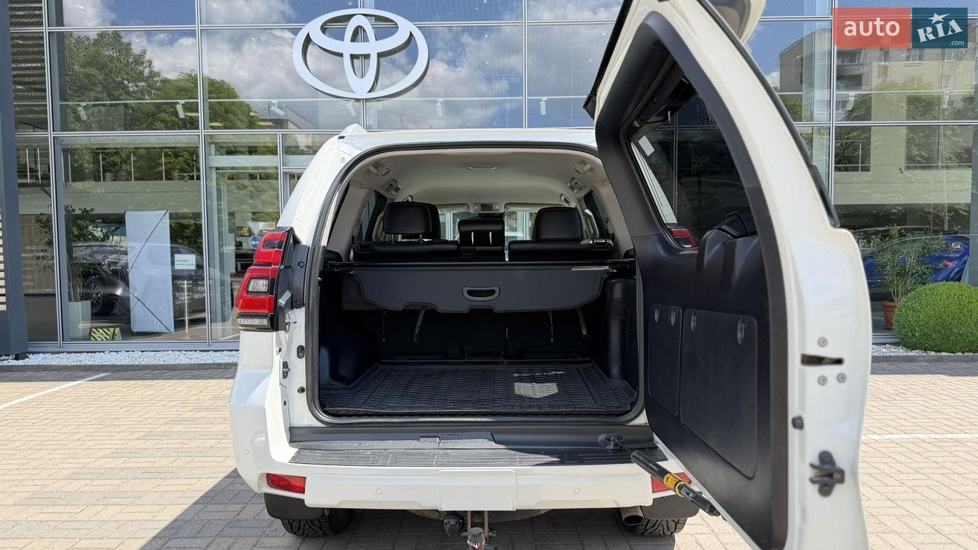 Toyota Land Cruiser Prado 2020 VIN JTEBU3FJ105089235 фото оголошення 10 з 19