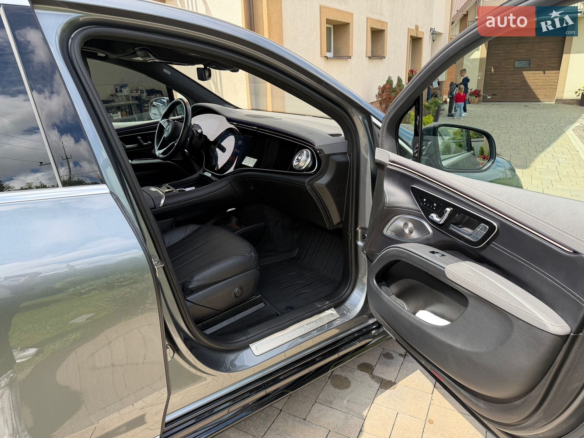 Mercedes-Benz EQS SUV 2023 VIN 4JGDM4EB8PA015692 фото оголошення 23 з 43
