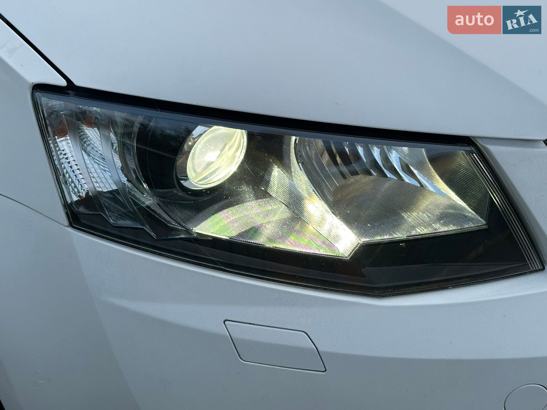 Skoda Octavia 2014 VIN TMBAD2NE7FB006044 фото оголошення 13 з 66