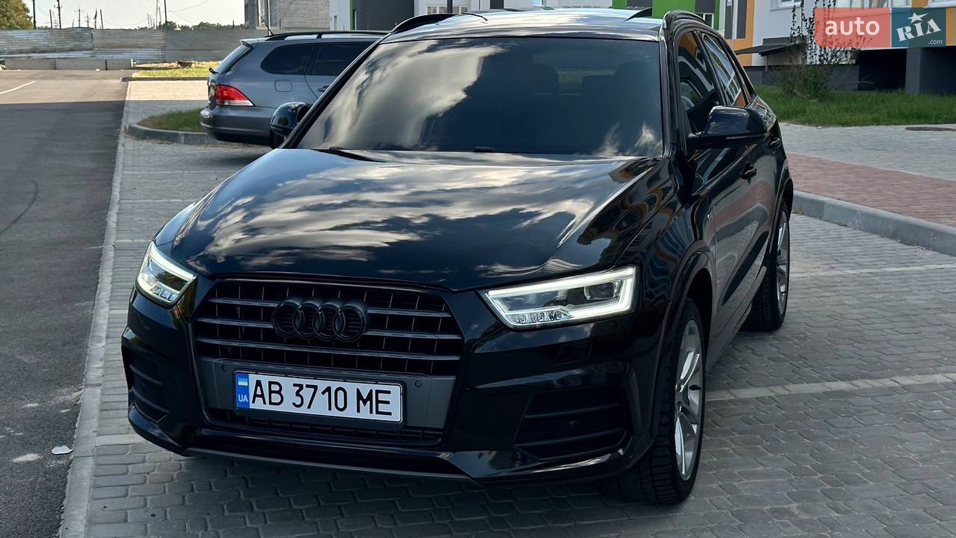 Audi Q3 2017 VIN WA1JCCFS2JR014611 фото оголошення 2 з 15