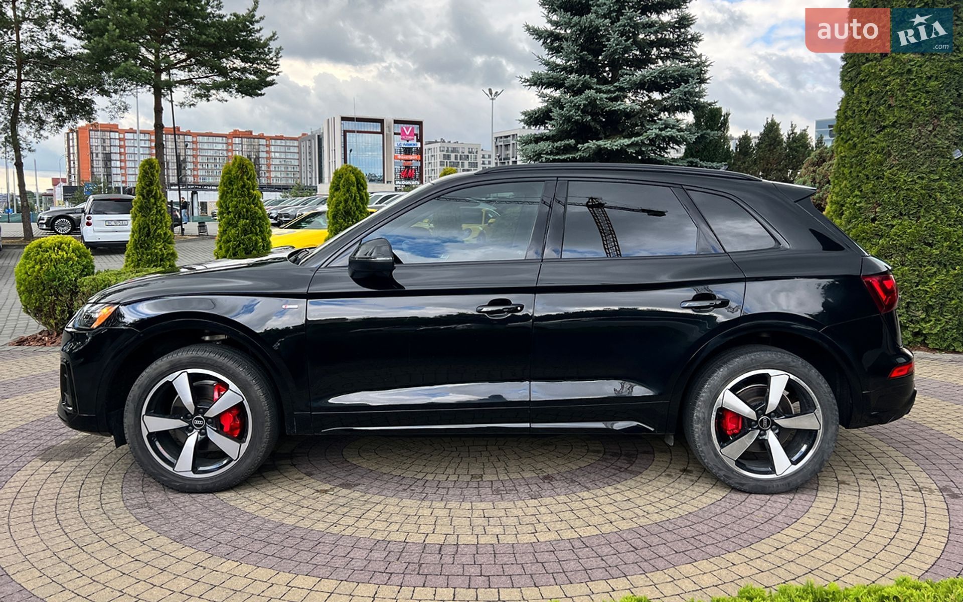 Audi Q5 2023 VIN WA1EAAFY2P2182380 фото оголошення 4 з 25