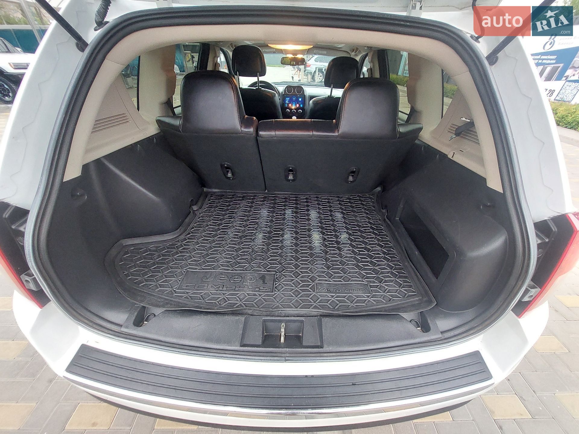 Jeep Compass 2015 VIN 1C4NJDEB6GD596304 фото оголошення 8 з 18