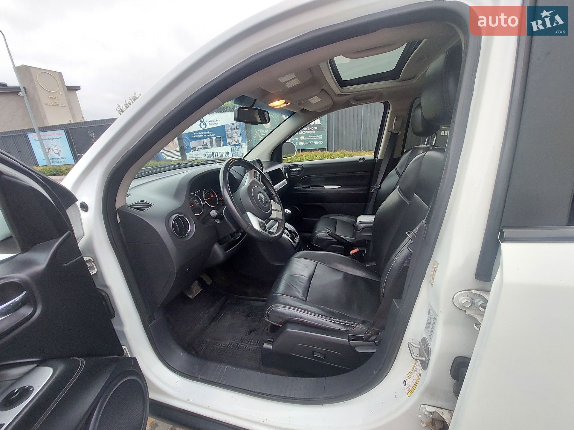 Jeep Compass 2015 VIN 1C4NJDEB6GD596304 фото оголошення 10 з 18