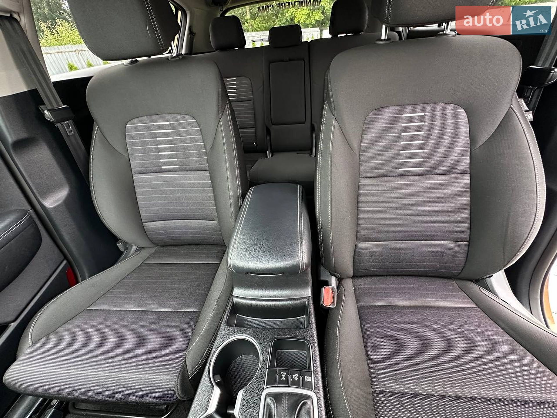 Kia Sportage 2016 VIN KNDPMCAC1H7194120 фото оголошення 18 з 23