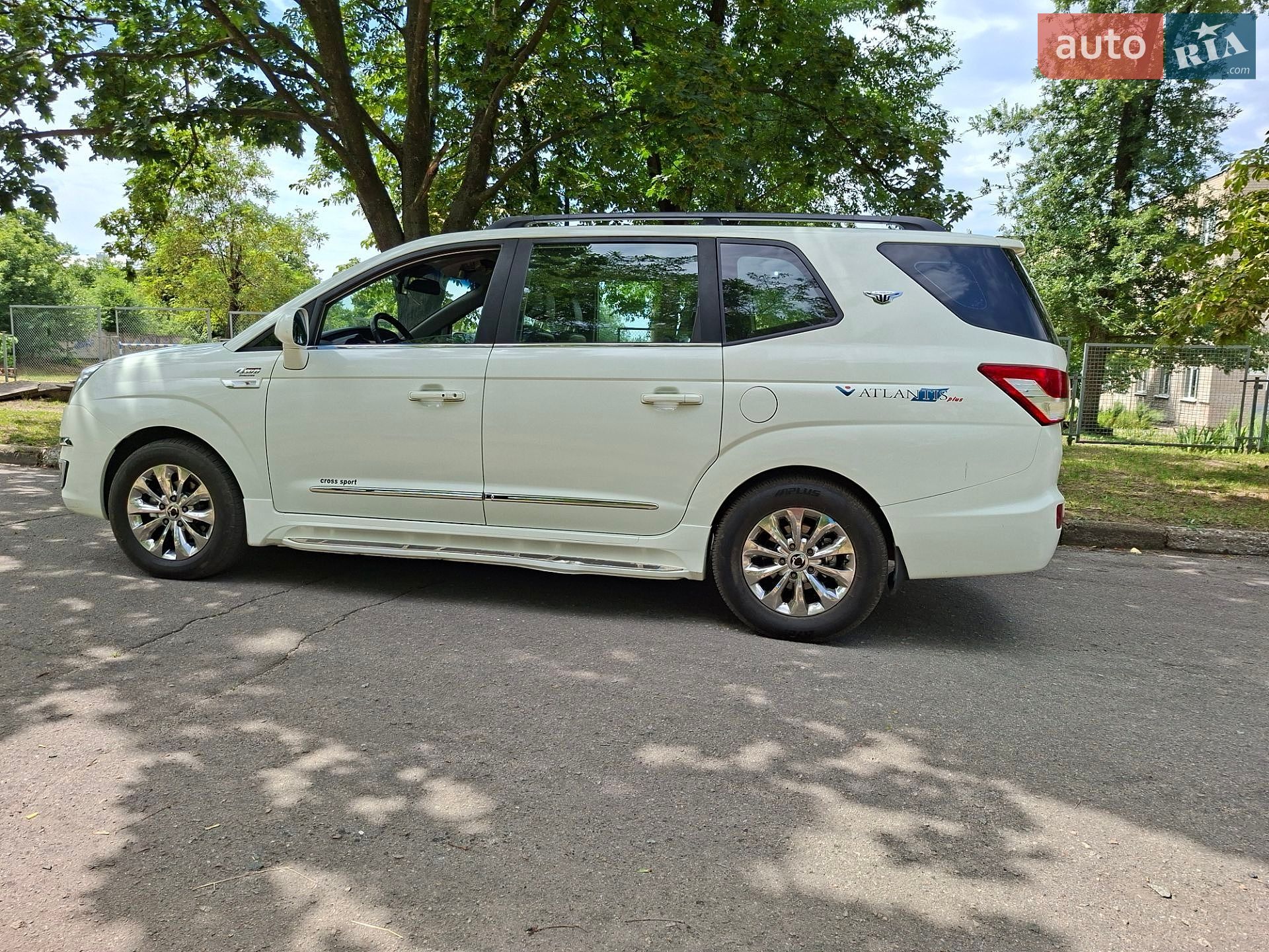 SsangYong Korando Turismo 2017 VIN KPBKJ2AE1HP119827 фото оголошення 3 з 69