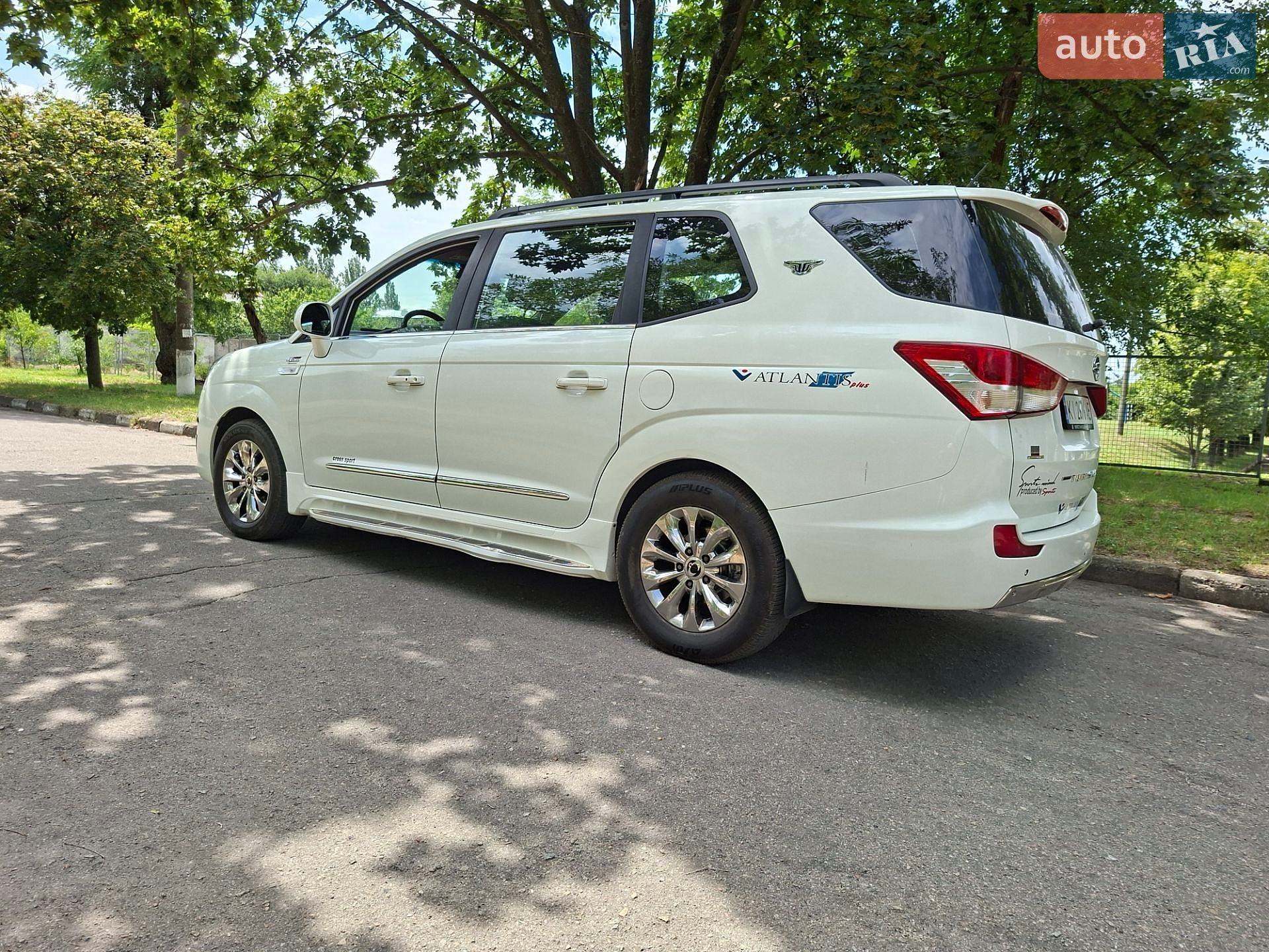 SsangYong Korando Turismo 2017 VIN KPBKJ2AE1HP119827 фото оголошення 5 з 69