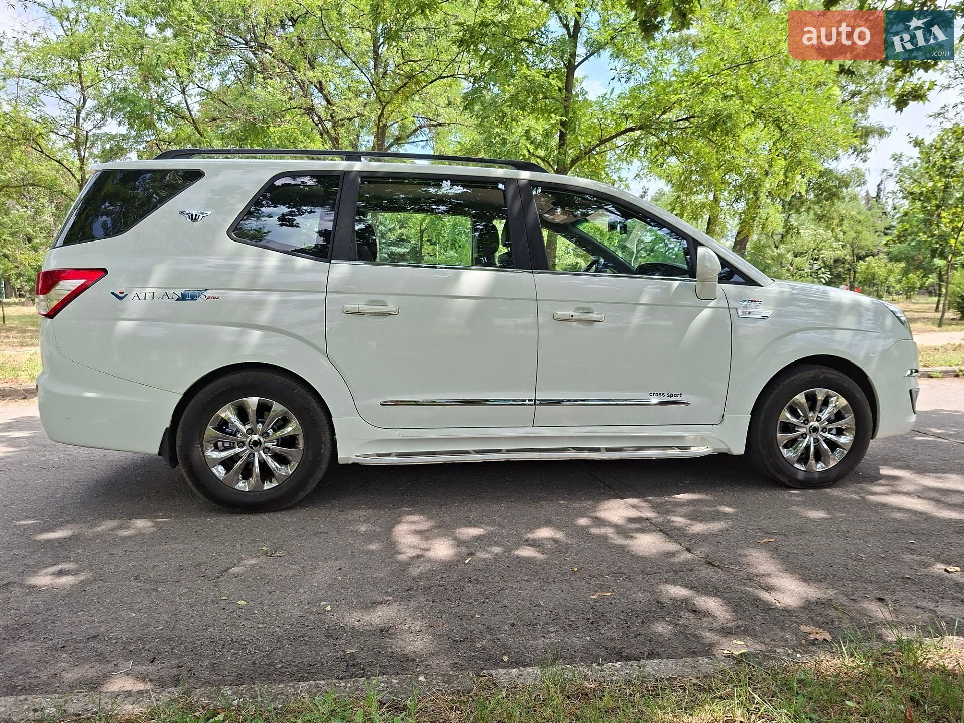 SsangYong Korando Turismo 2017 VIN KPBKJ2AE1HP119827 фото оголошення 11 з 69