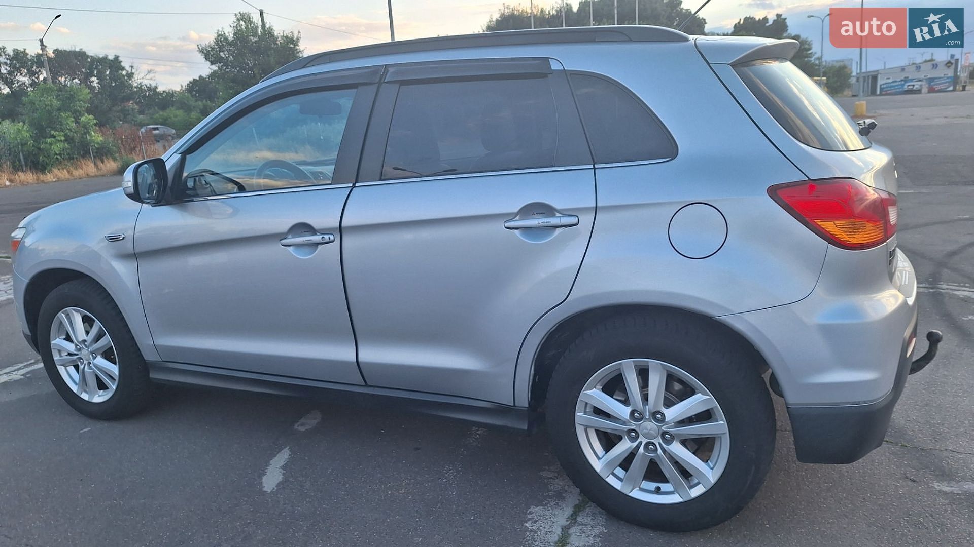Mitsubishi ASX 2010 VIN JMBXJGA6WBZ407333 фото оголошення 8 з 17