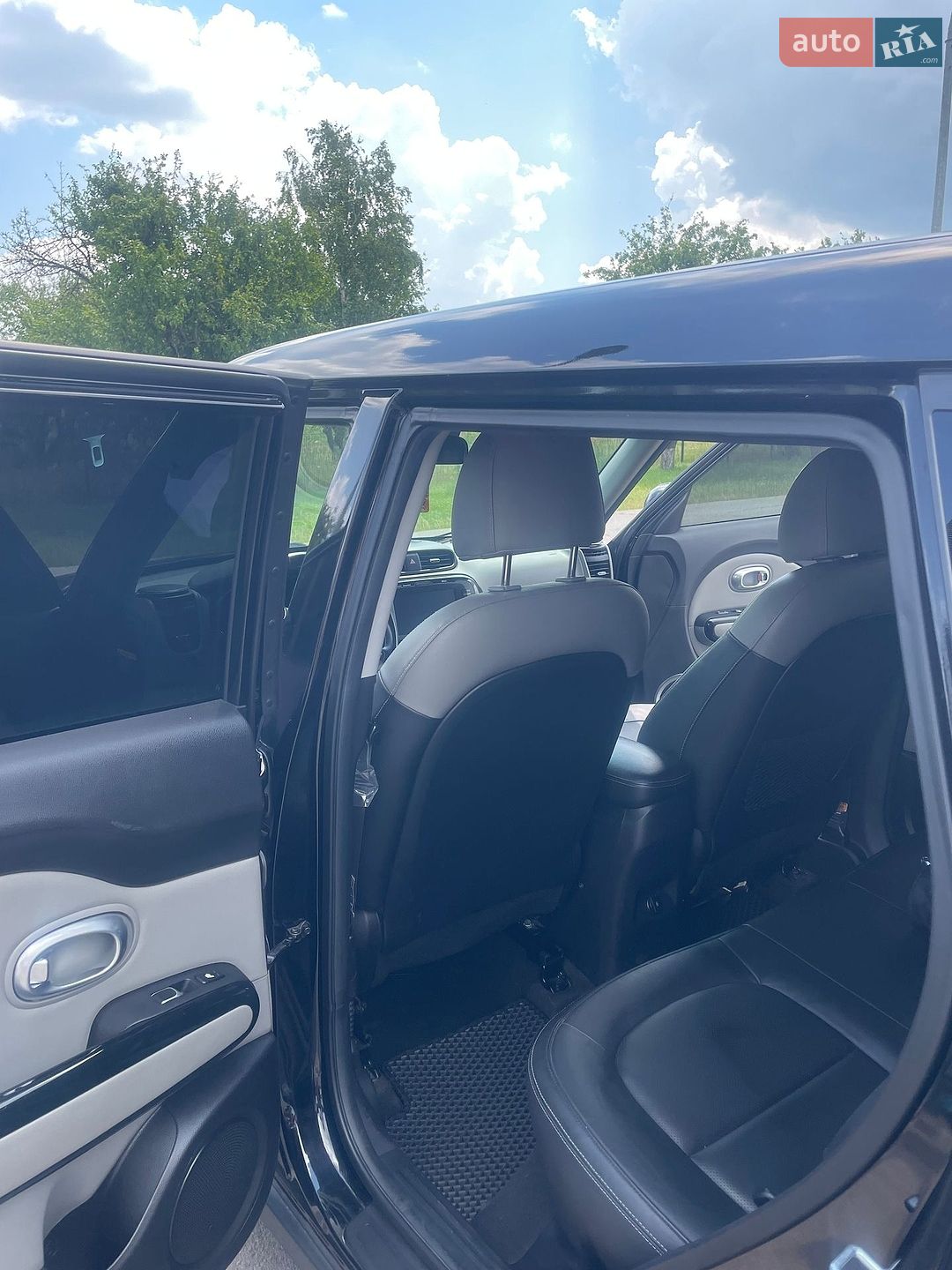 Kia Soul 2017 VIN KNDJP3A51J7584428 фото оголошення 4 з 9