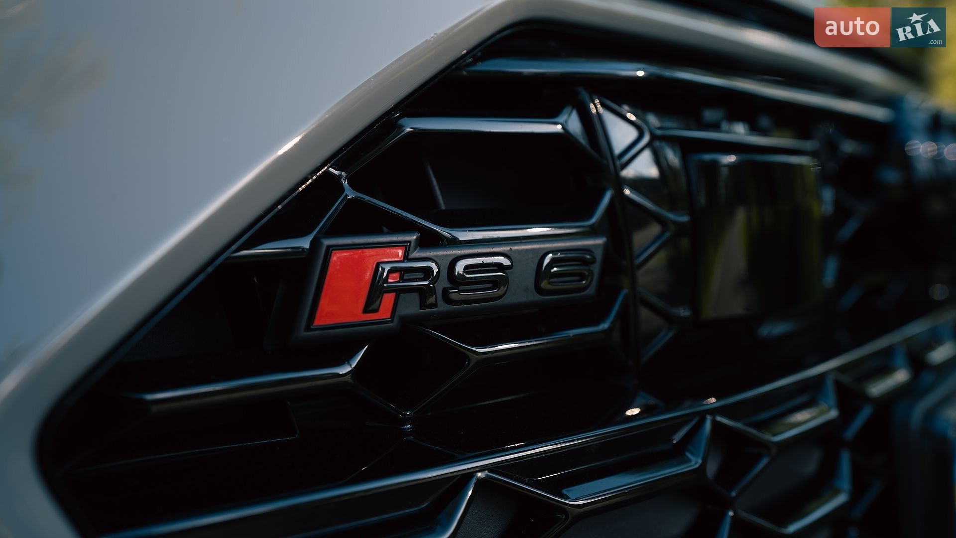 Audi RS6 2021 VIN WUAZZZF22NN900809 фото оголошення 15 з 46