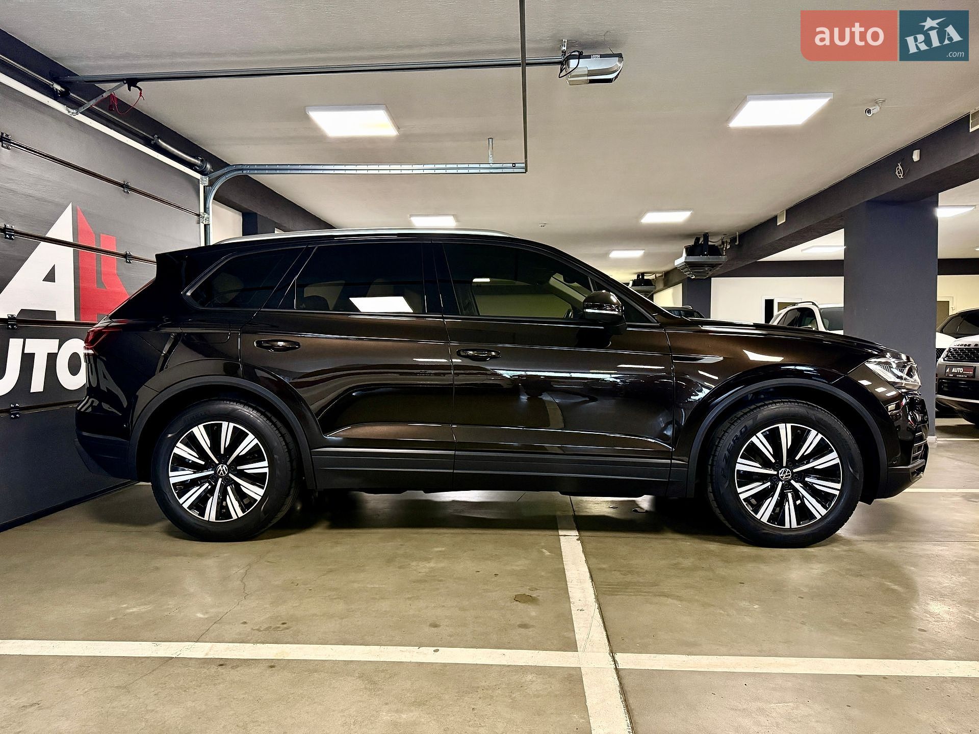Volkswagen Touareg 2021 VIN WVGZZZCRZND000839 фото оголошення 5 з 102
