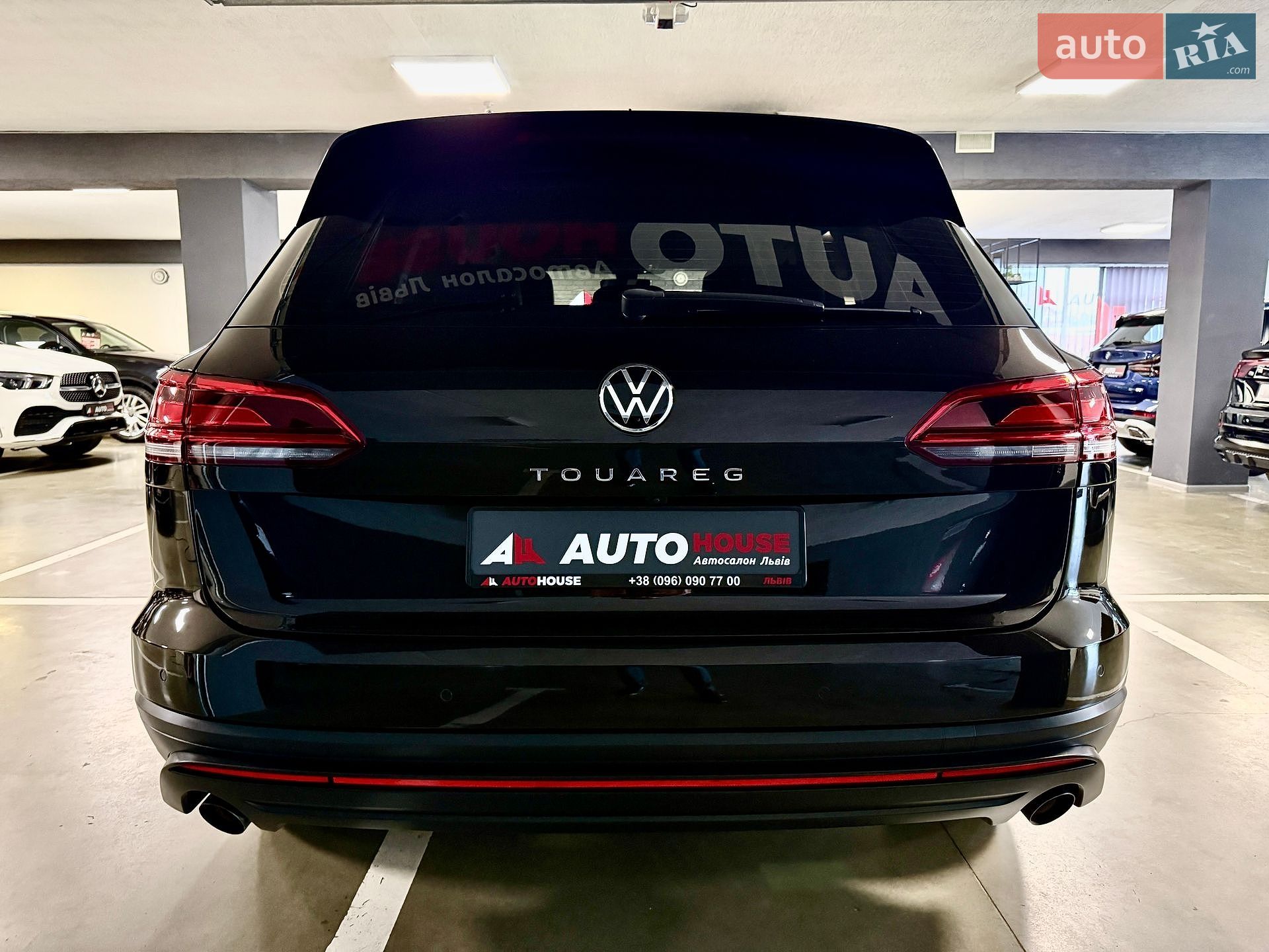 Volkswagen Touareg 2021 VIN WVGZZZCRZND000839 фото оголошення 12 з 102