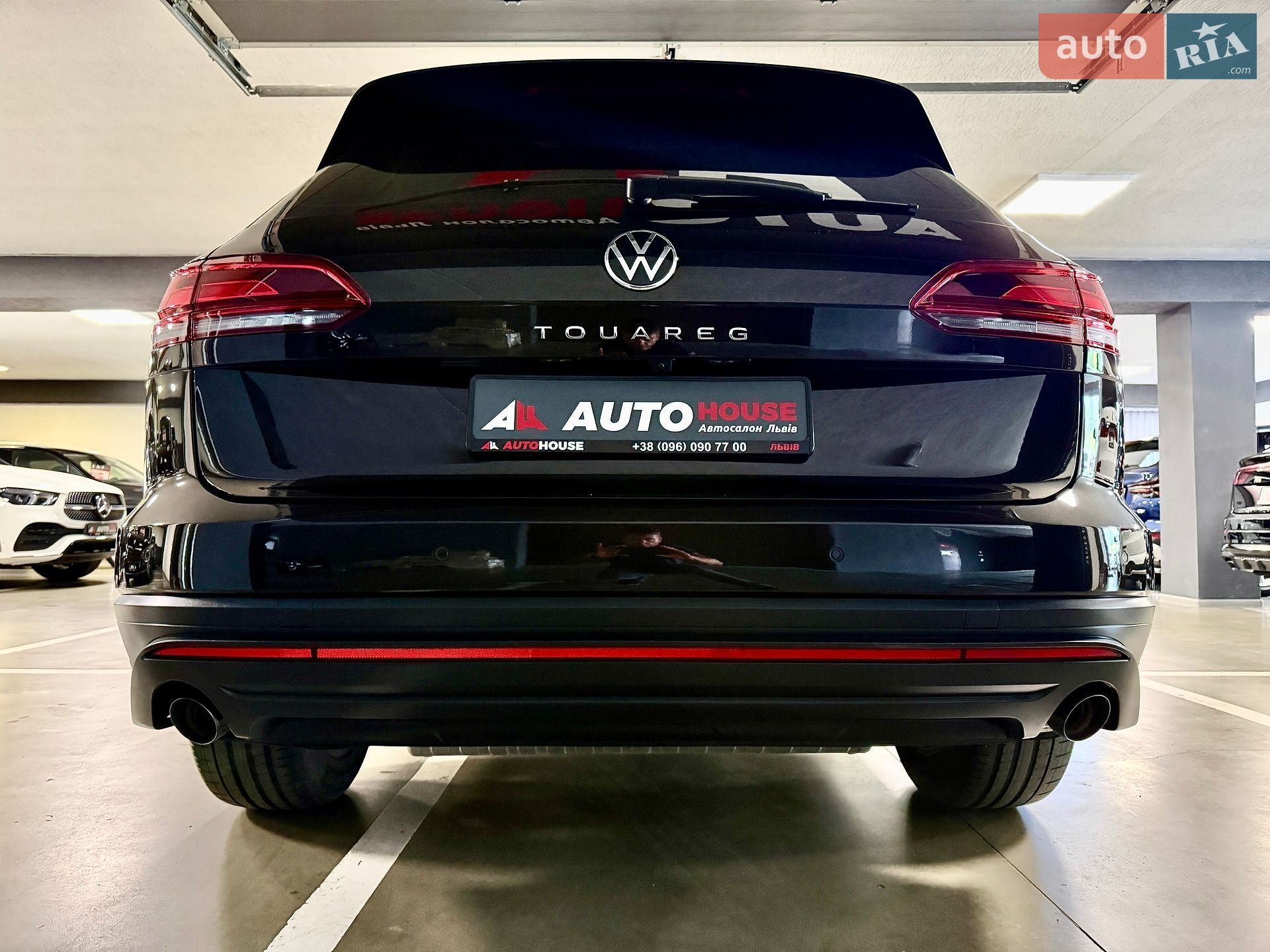 Volkswagen Touareg 2021 VIN WVGZZZCRZND000839 фото оголошення 14 з 102