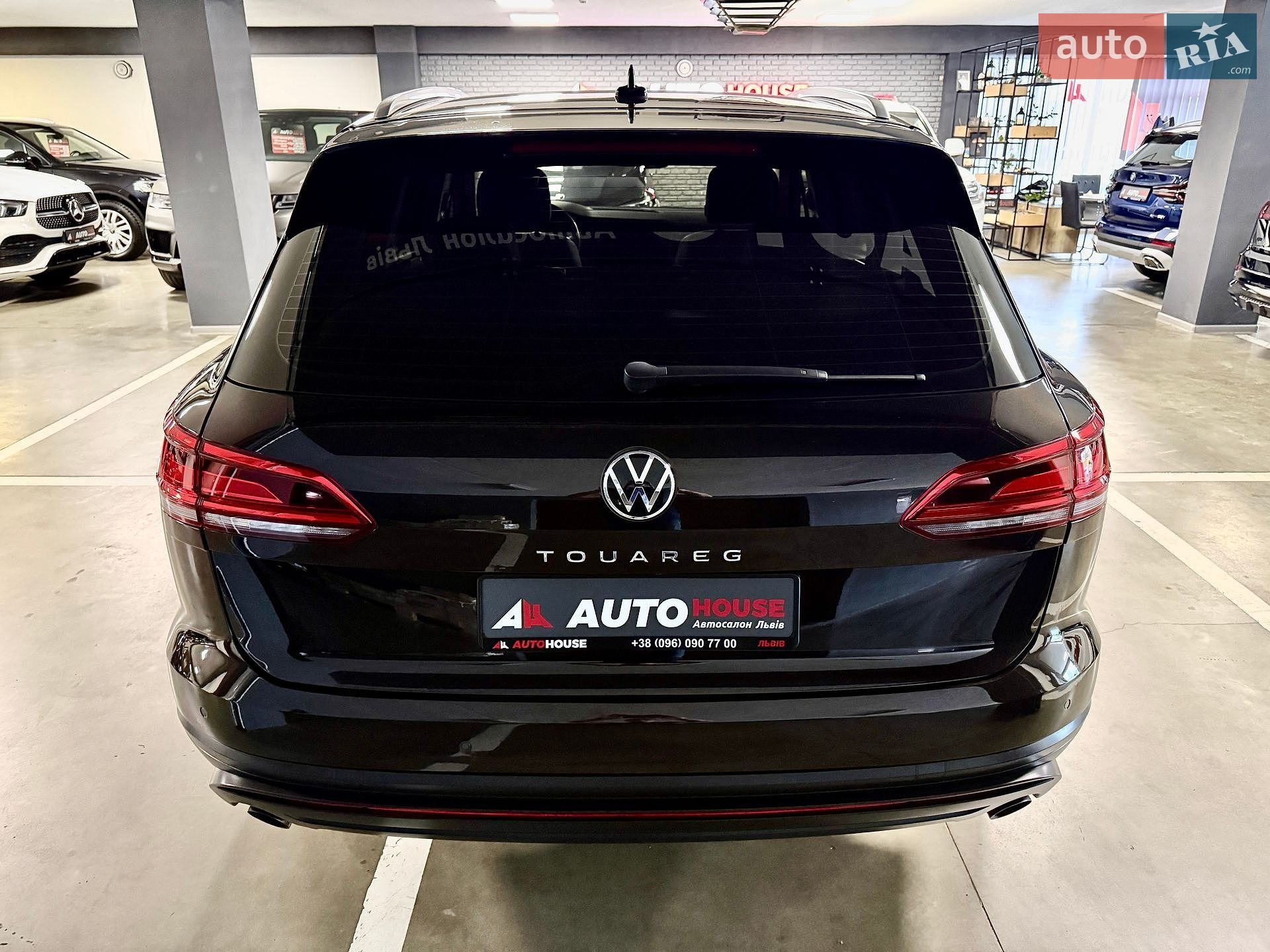 Volkswagen Touareg 2021 VIN WVGZZZCRZND000839 фото оголошення 13 з 102