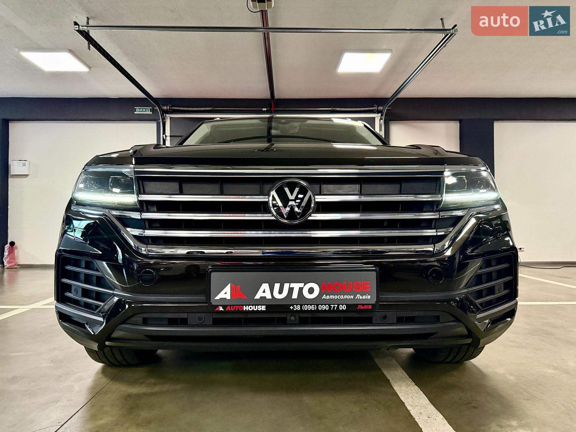 Volkswagen Touareg 2021 VIN WVGZZZCRZND000839 фото оголошення 26 з 102