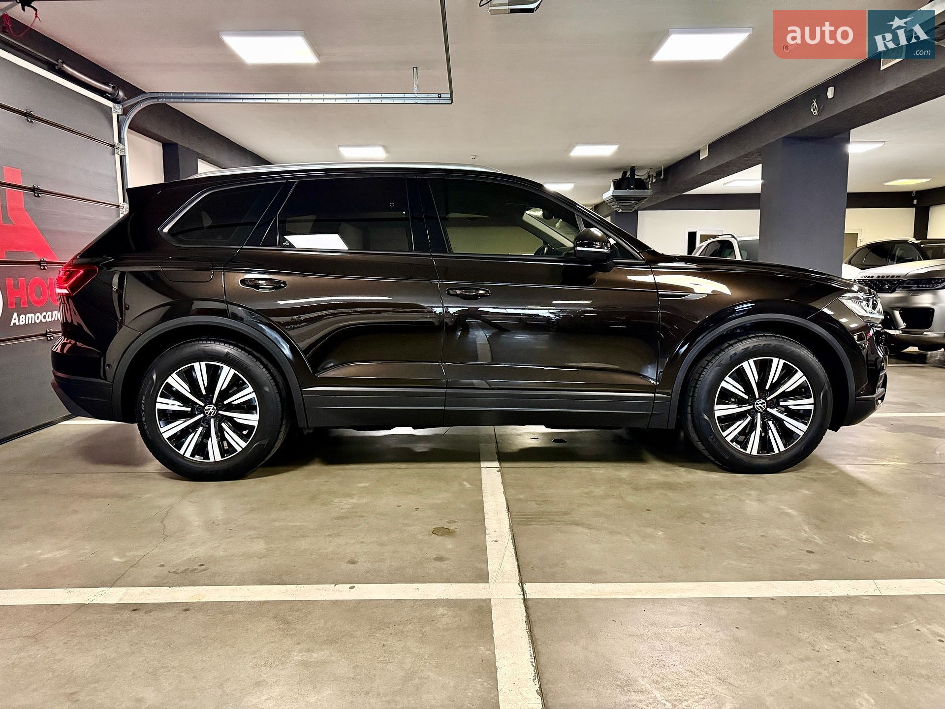 Volkswagen Touareg 2021 VIN WVGZZZCRZND000839 фото оголошення 32 з 102