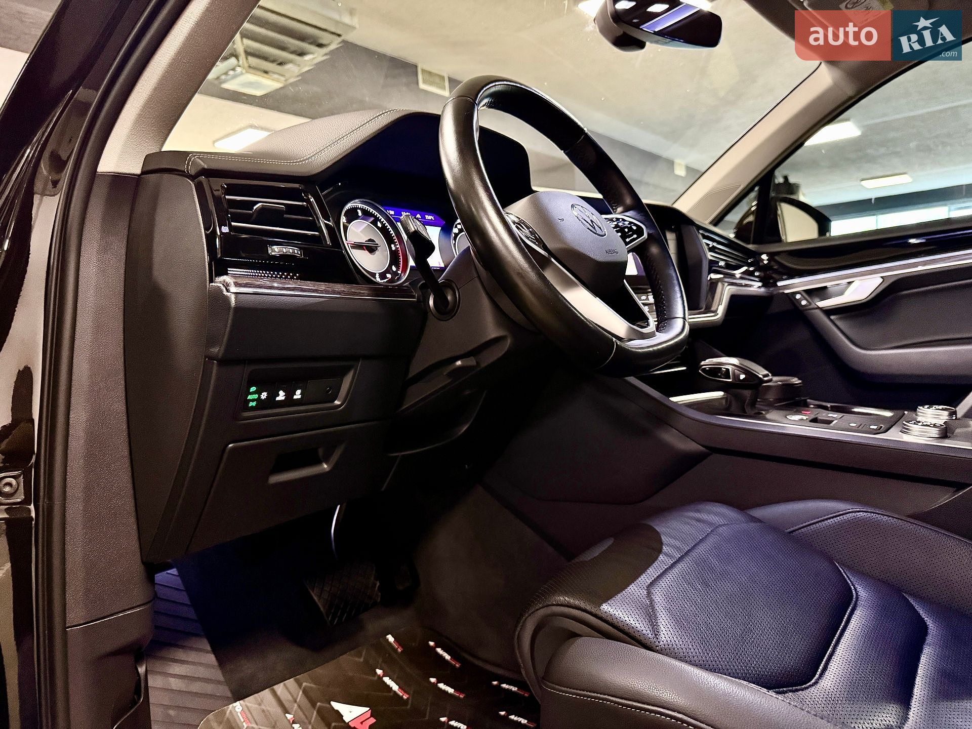 Volkswagen Touareg 2021 VIN WVGZZZCRZND000839 фото оголошення 53 з 102