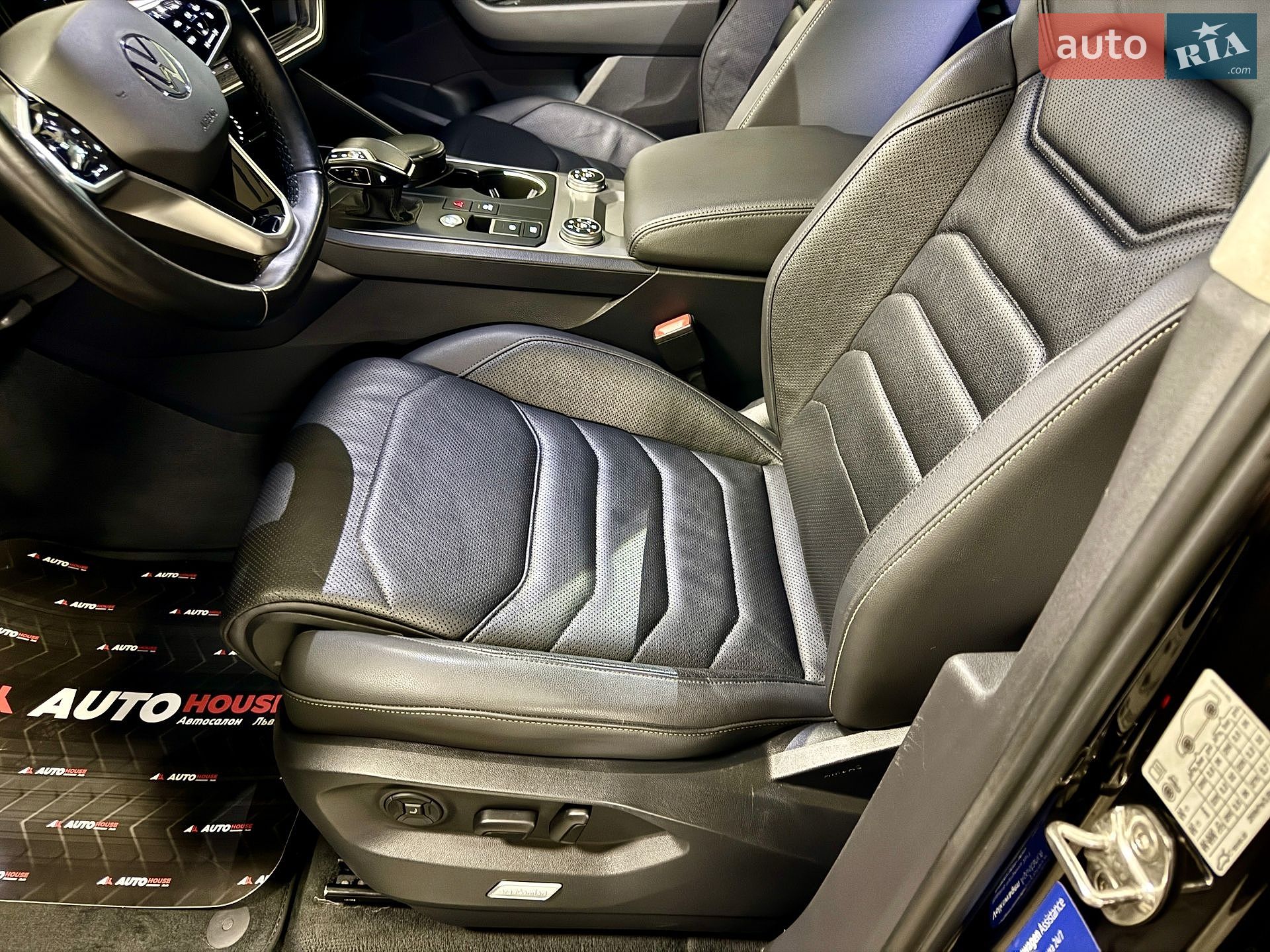 Volkswagen Touareg 2021 VIN WVGZZZCRZND000839 фото оголошення 55 з 102