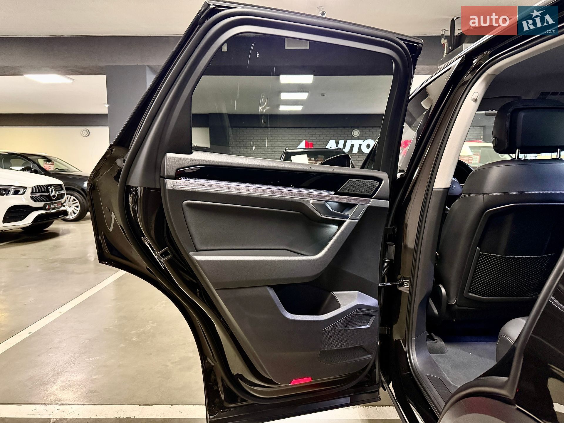 Volkswagen Touareg 2021 VIN WVGZZZCRZND000839 фото оголошення 64 з 102