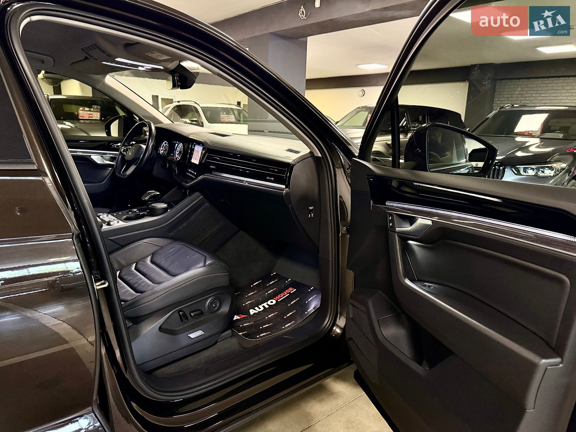 Volkswagen Touareg 2021 VIN WVGZZZCRZND000839 фото оголошення 69 з 102
