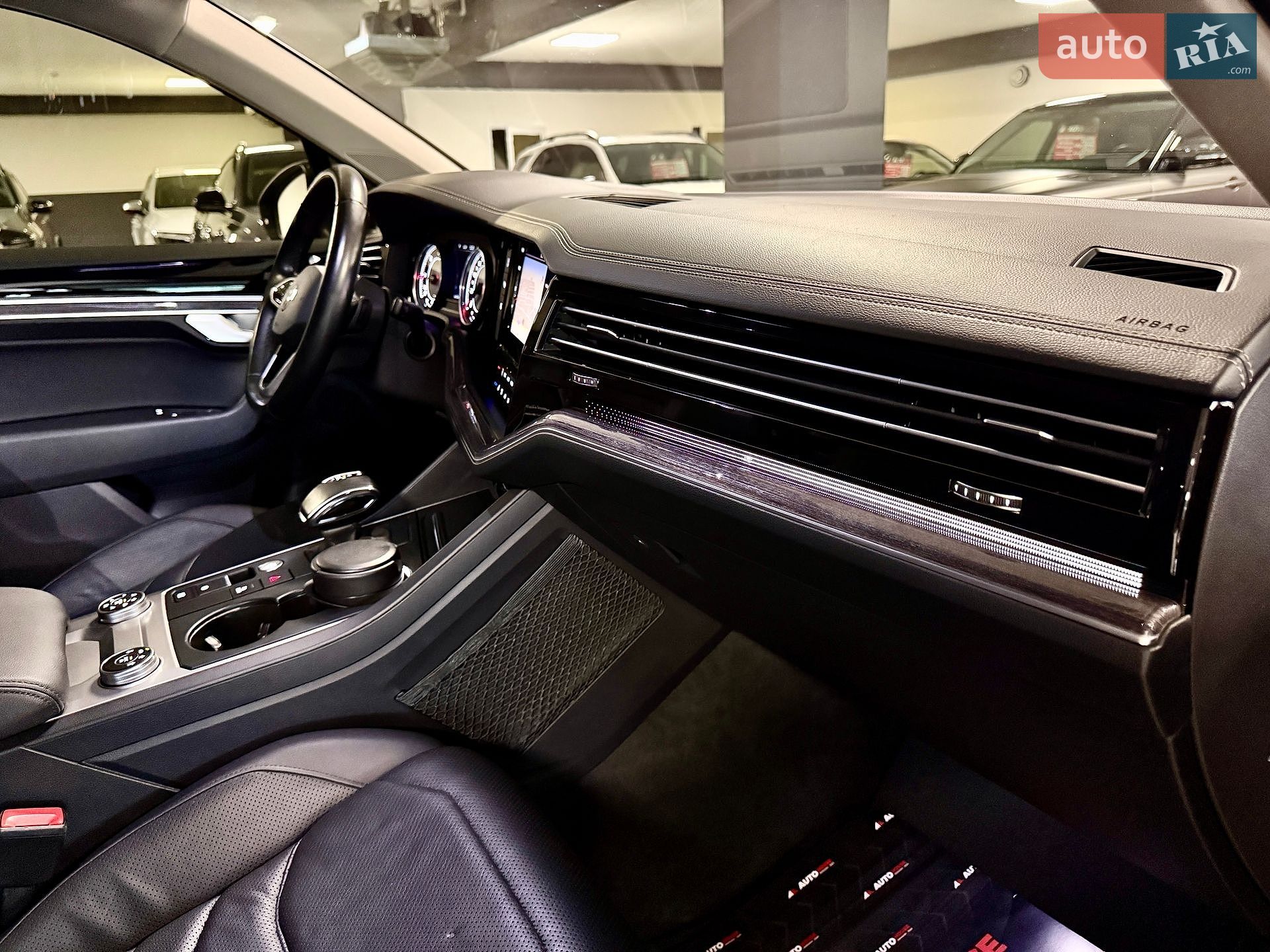 Volkswagen Touareg 2021 VIN WVGZZZCRZND000839 фото оголошення 71 з 102
