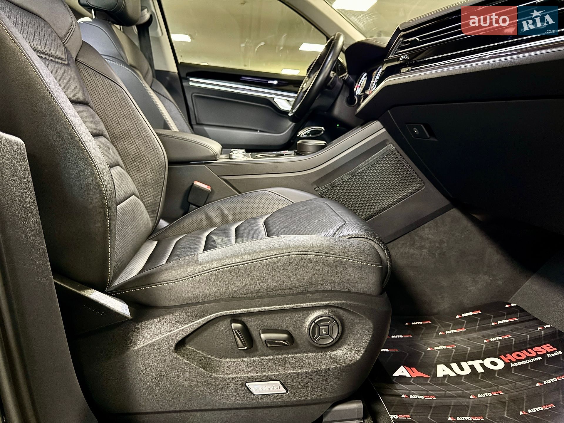 Volkswagen Touareg 2021 VIN WVGZZZCRZND000839 фото оголошення 75 з 102